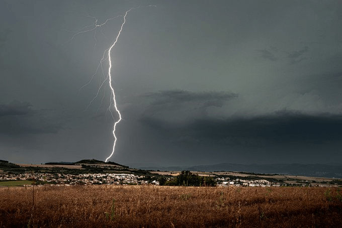 Les orages auront enfin donné beaucoup de foudre comme ici à Clermont-Ferrand. - 01/08/2020 17:00 - Maxence VERRIER