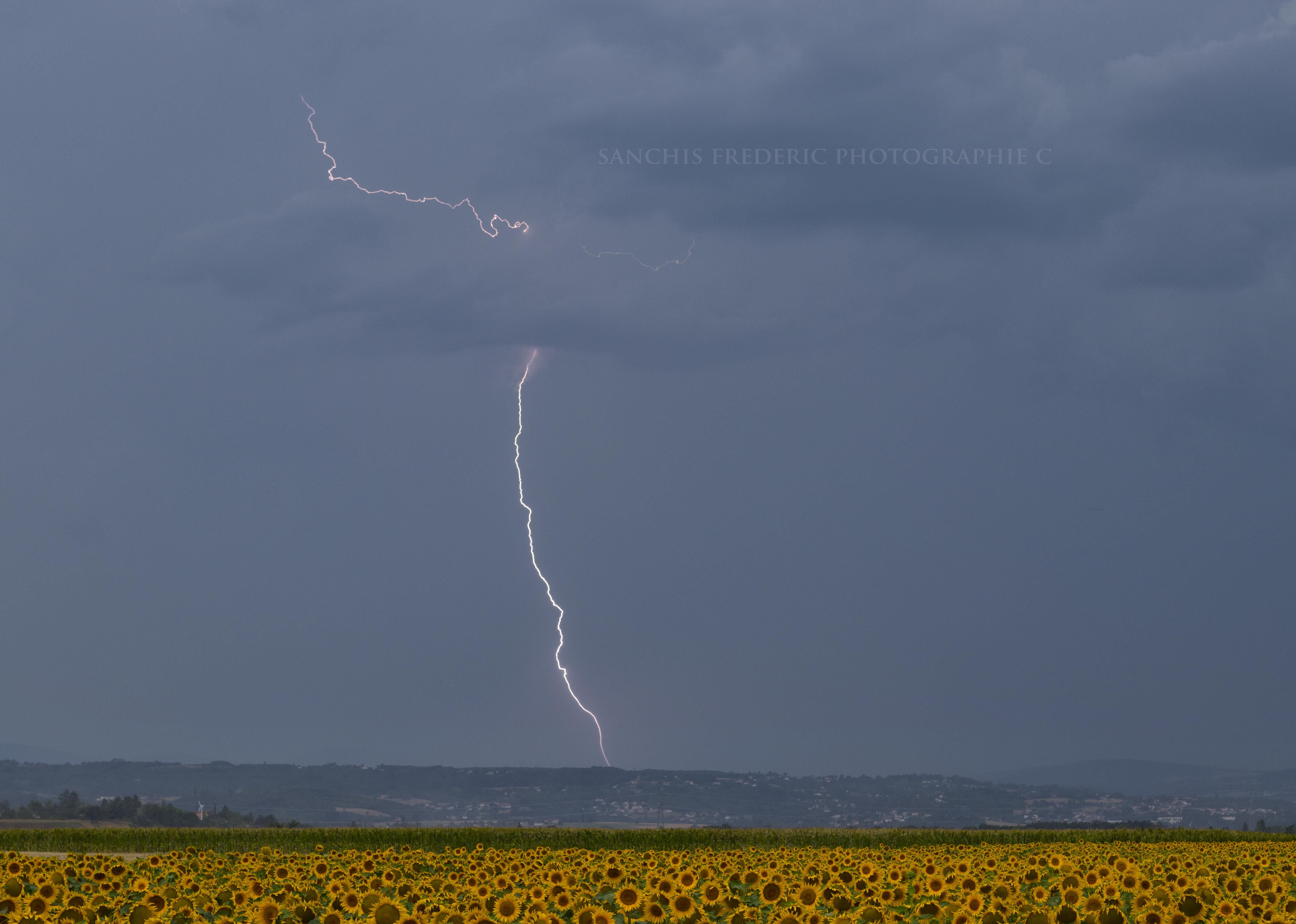 Orage du 1 aout. photo prise au sud est de vienne. - 01/08/2020 17:30 - frederic sanchis