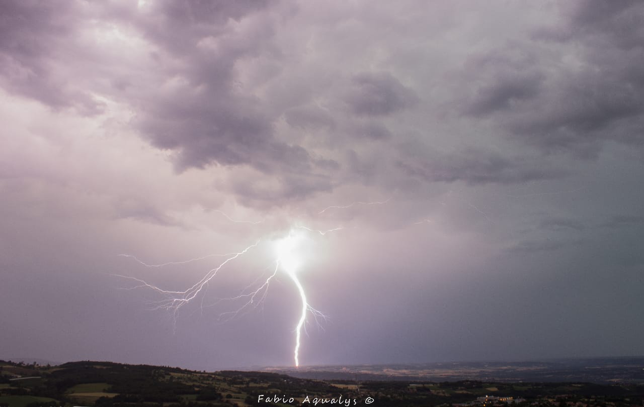 Orage fort vers 20h rafale enregistré à 94km/h et 15mm de pluie, pas de grêle sur Pélussin. - 01/07/2019 20:00 - Fabio Aqualys