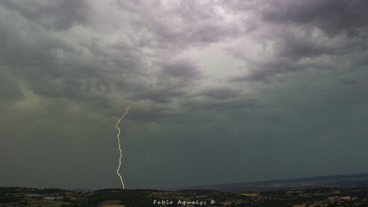 Orage fort vers 20h rafale enregistré à 94km/h et 15mm de pluie, pas de grêle sur Pélussin. - 01/07/2019 21:00 - Fabio Aqualys