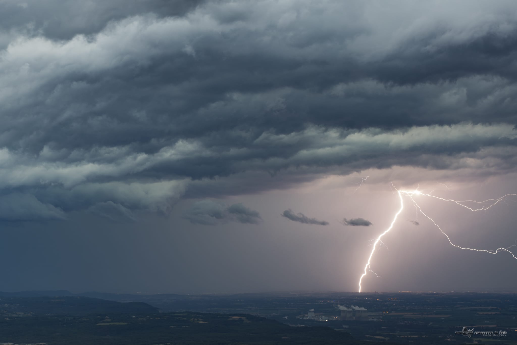 foudre sur la region lyonnaise - 01/07/2019 19:48 - brice volo