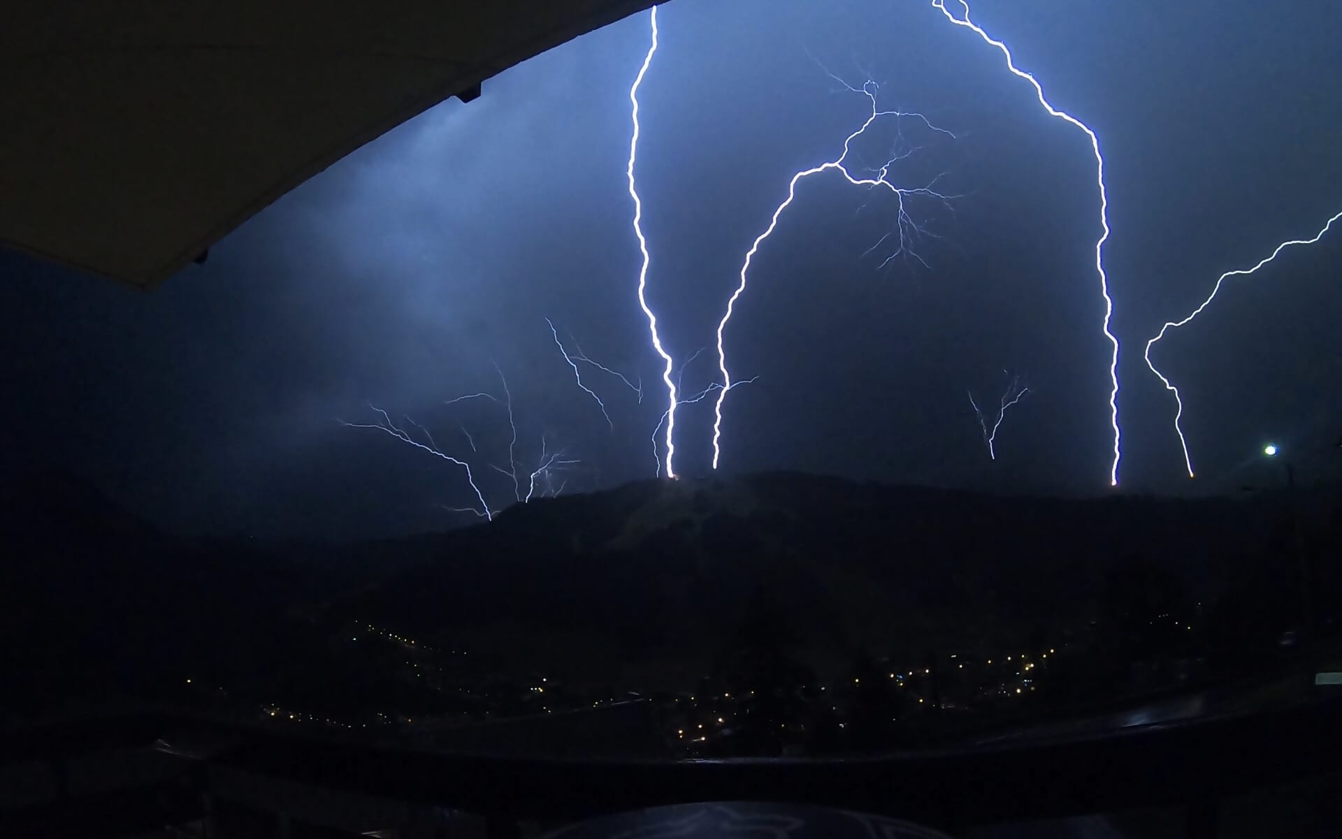 Foudre sur le Pleney à Morzine - 02/07/2019 23:34 - Alex Riner