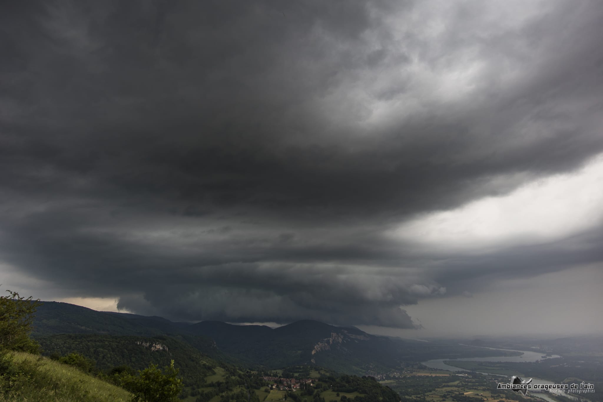 superbe structure sur le sud du département de l'ain en fin d'apres midi - 03/06/2018 17:36 - brice volo