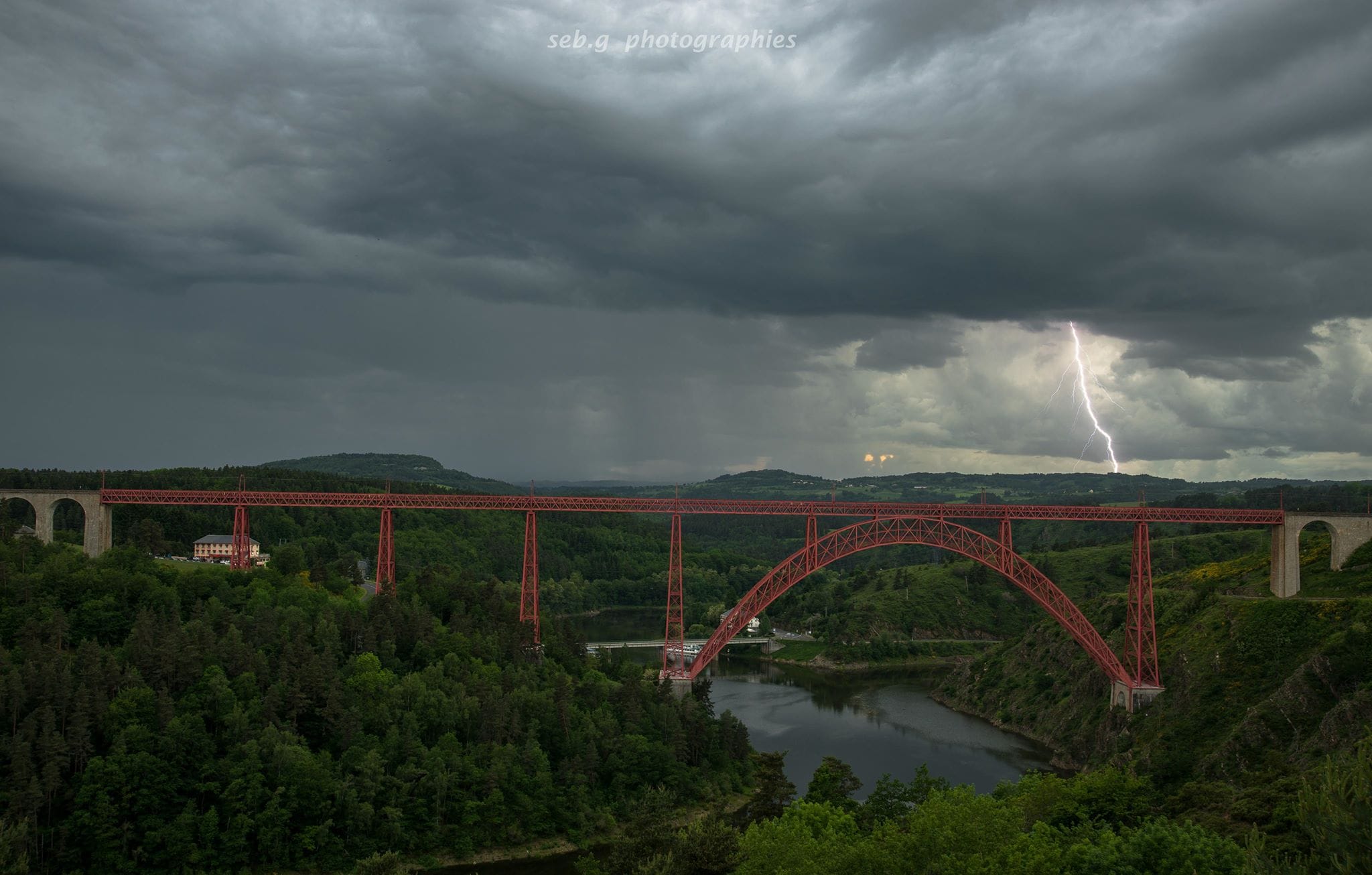 Viaduc de Garabit de Gustave Eiffel avec la foudre. - 02/06/2018 18:00 - Sebastien Galtier