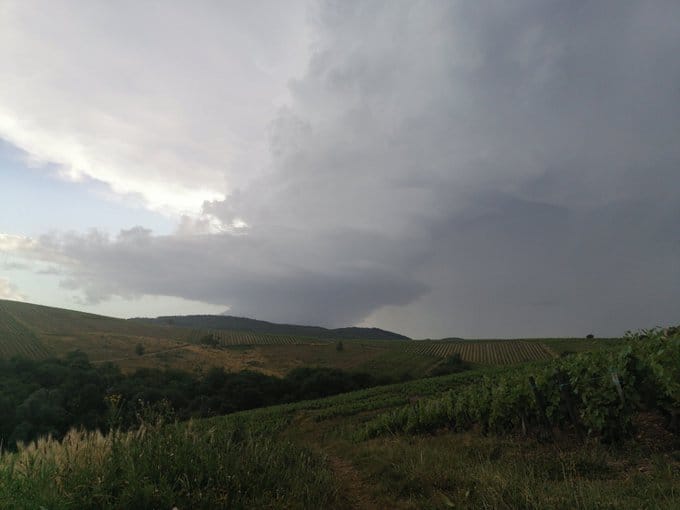 Joli cumulonimbus au dessus du Beaujolais. - 04/06/2022 18:00 -  @SvReemi