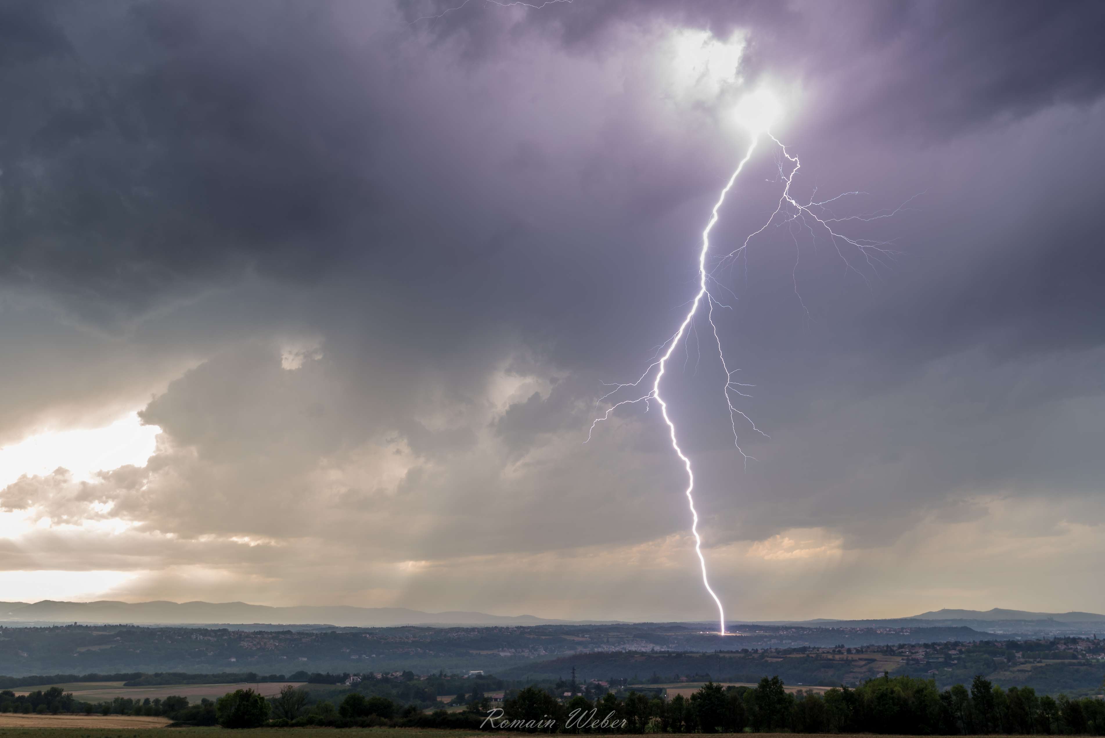 Impact de foudre sur le sud lyonnais. - 06/08/2019 00:00 - Romain Weber