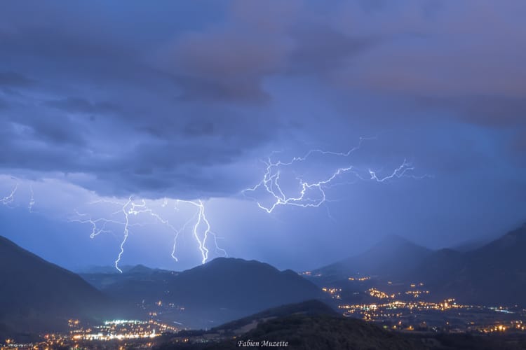 Orage nocturne sur le Triève, sud de l'agglomération grenobloise. - 06/06/2020 22:30 - FABIEN MUZETTE