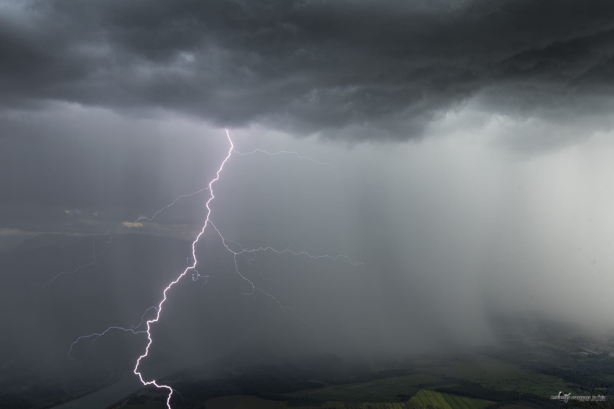 foudre au pied du grand colombier tres proche - 07/06/2020 19:19 - brice volo