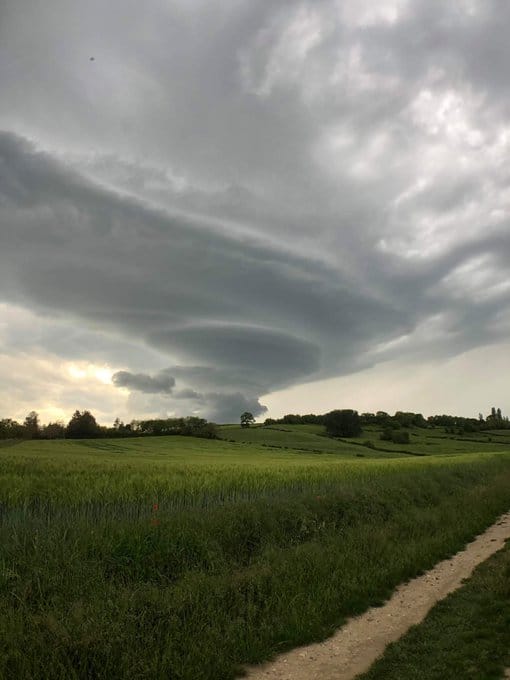 Supercellule près de Charroux dans l'Allier - 09/05/2020 19:00 - Thomas LEPERS