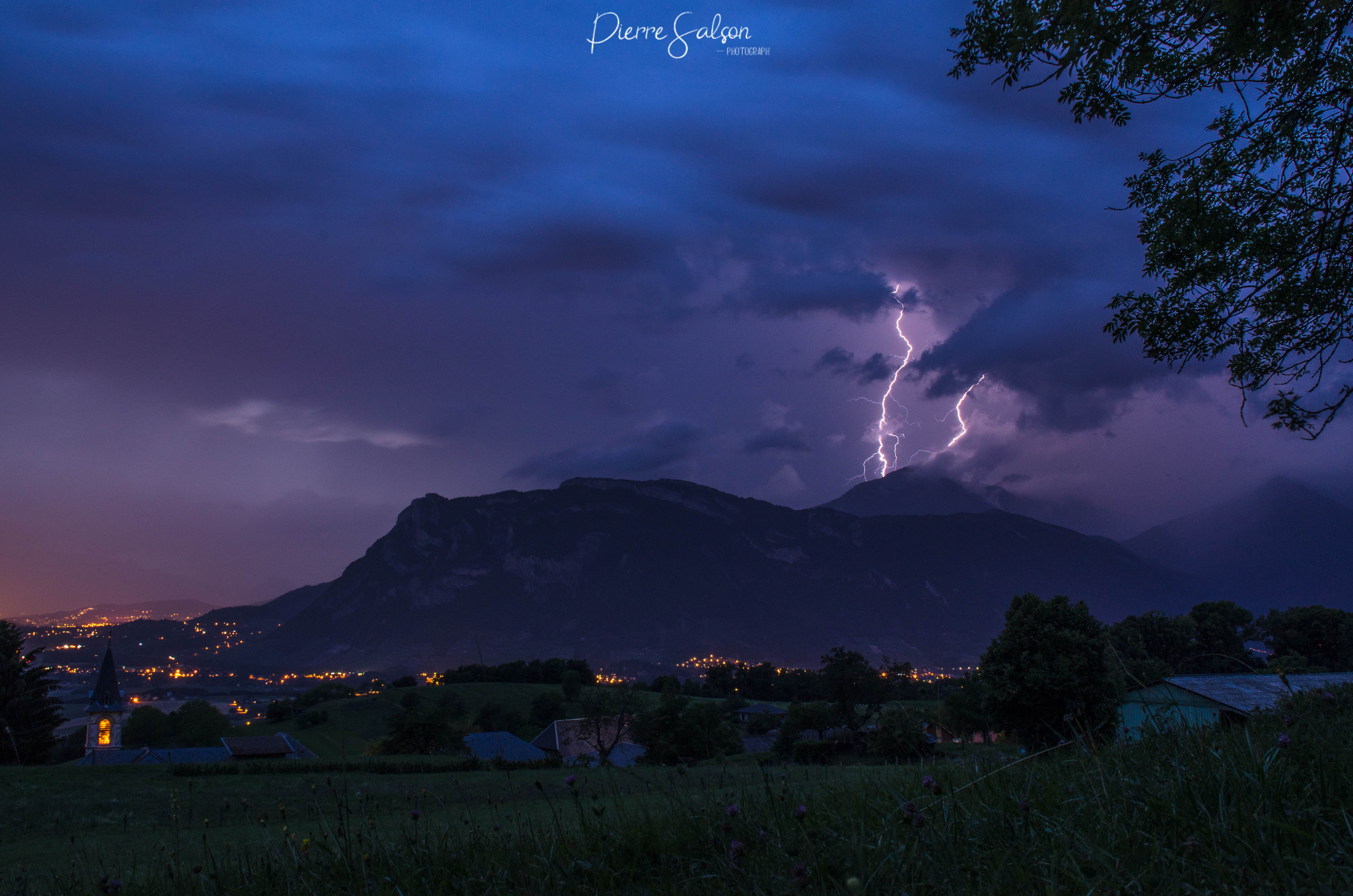 De beaux mais rares impacts sur le massif des Bauges. - 10/07/2020 22:30 - Pierre SALSON