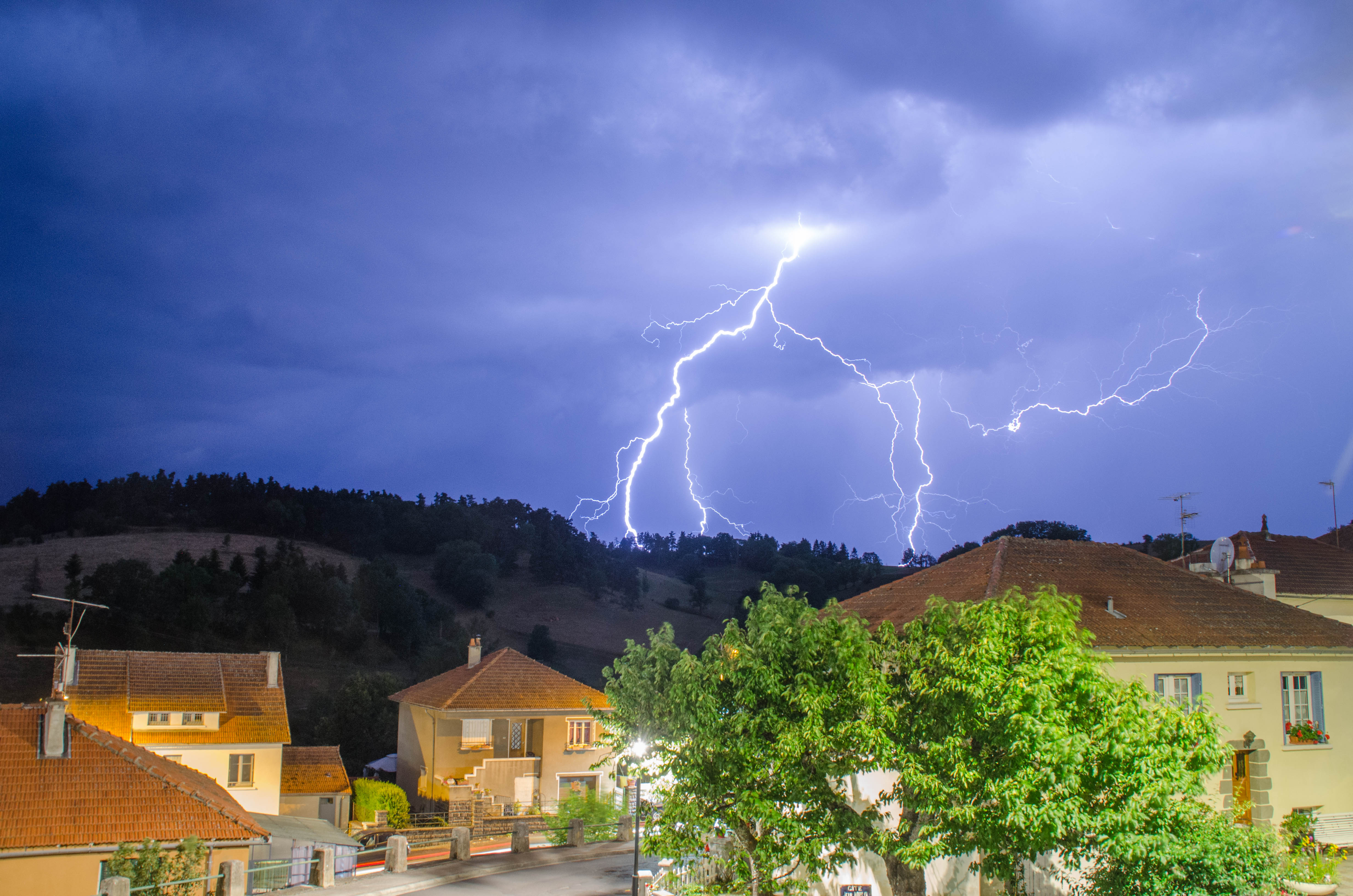 Orage sur Saint-Flour (15) - 15/08/2020 22:06 - Pierre SALSON