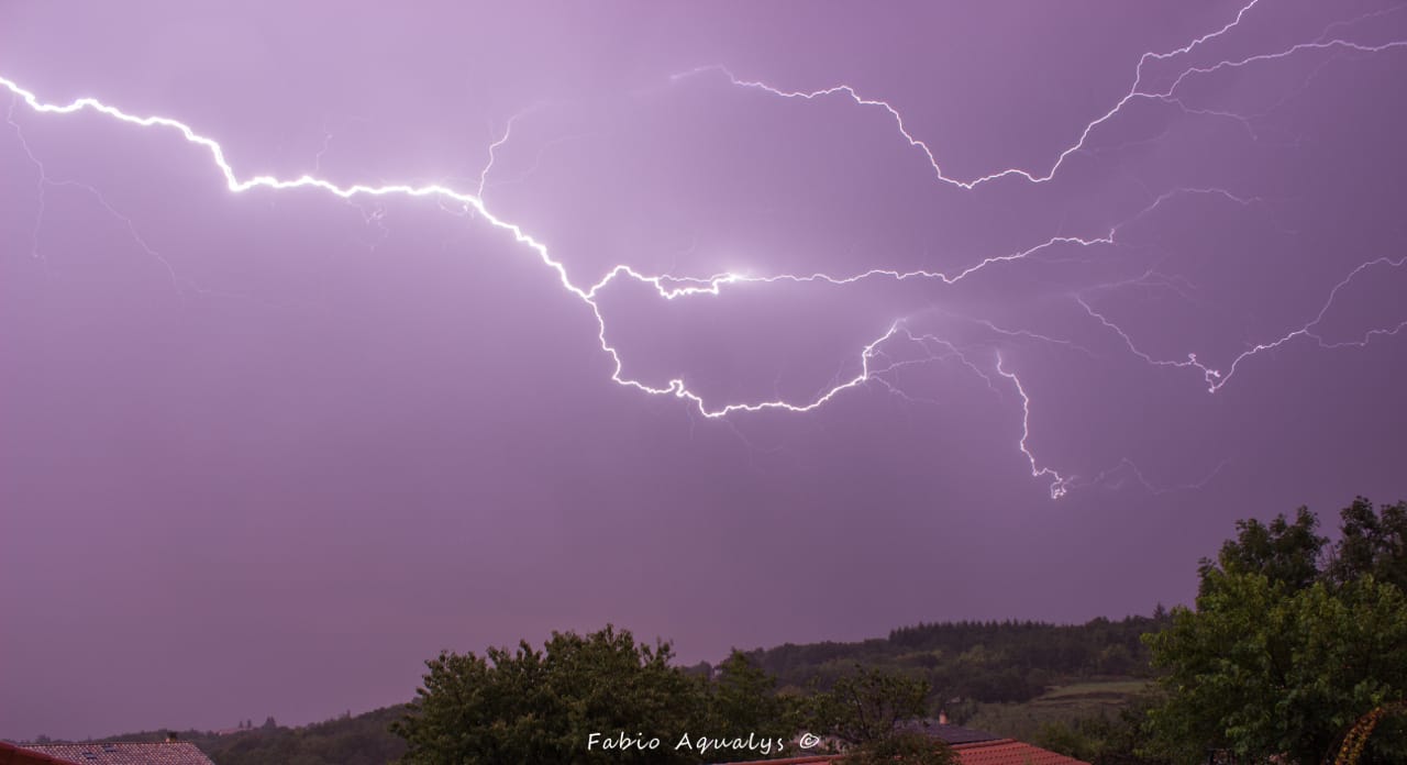 Orage à domicile, foudre proche mais non visible - 15/10/2019 06:27 - Fabio Aqualys