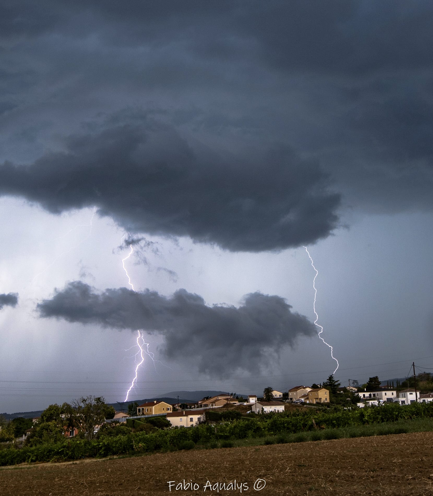 Orages nombreux sur le nord Ardèche depuis Saint-Désirat - 16/08/2020 16:00 - Fabio Aqualys