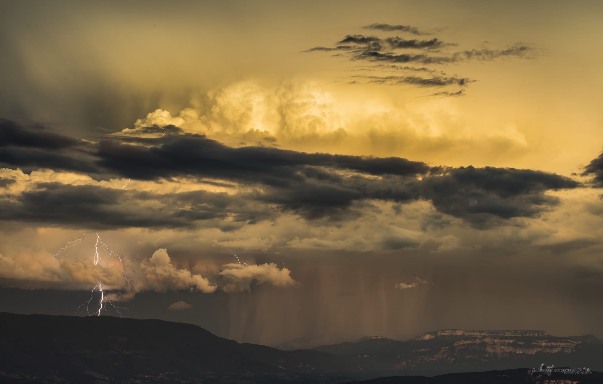 foudre extranuageuse sur le massif de la chartreuse - 17/06/2019 20:28 - brice volo