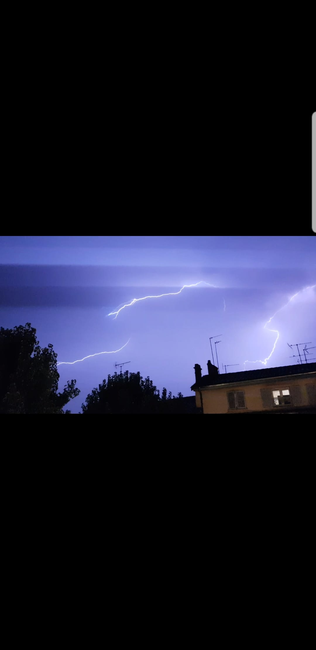 Orage de grêle a Villefranche sur saone (rhone) et photo eclairs - 19/08/2019 20:54 - Laure Astier