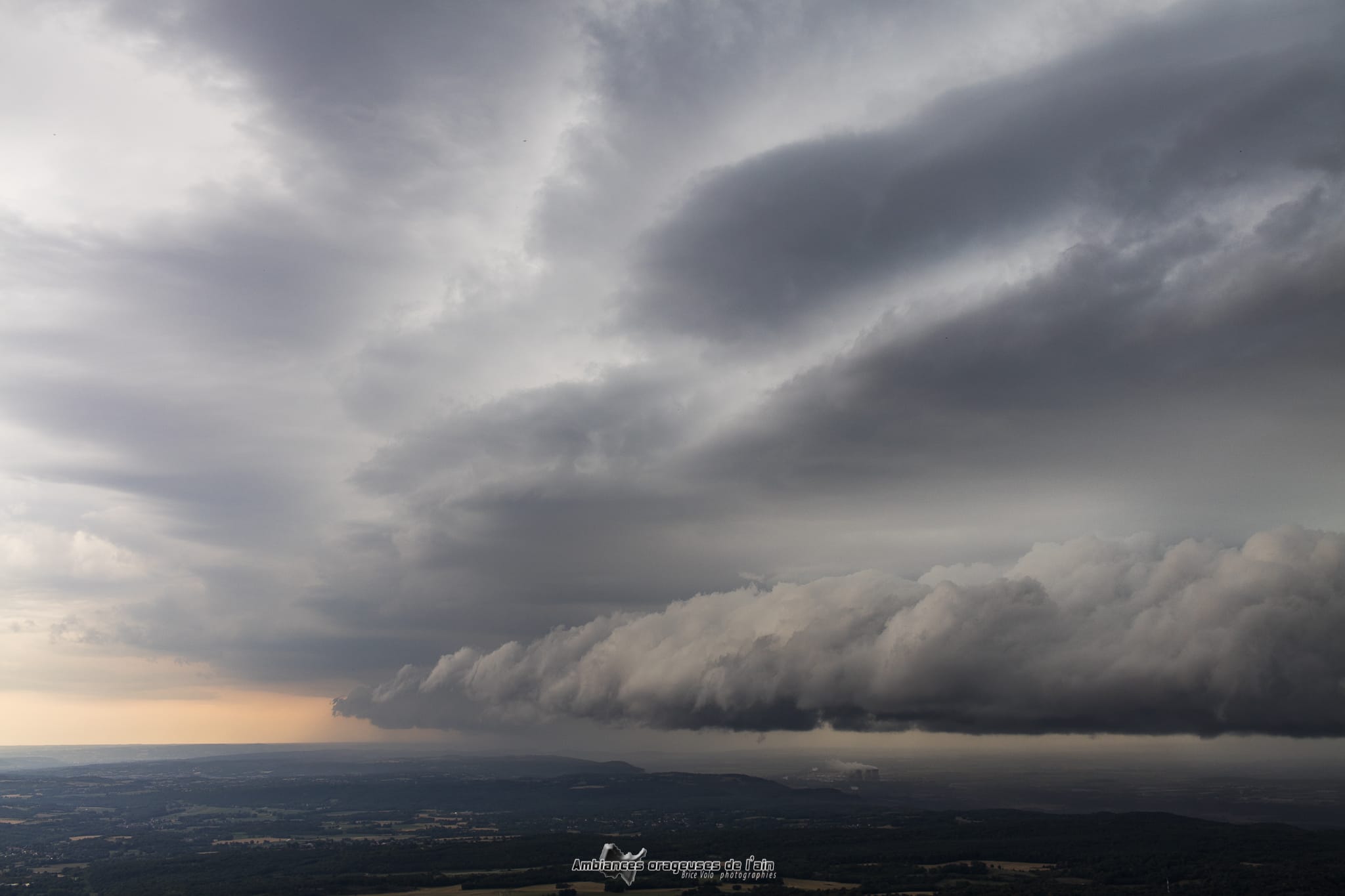 arcus au dessus de la centrale du bugey - 20/07/2018 16:15 - brice volo