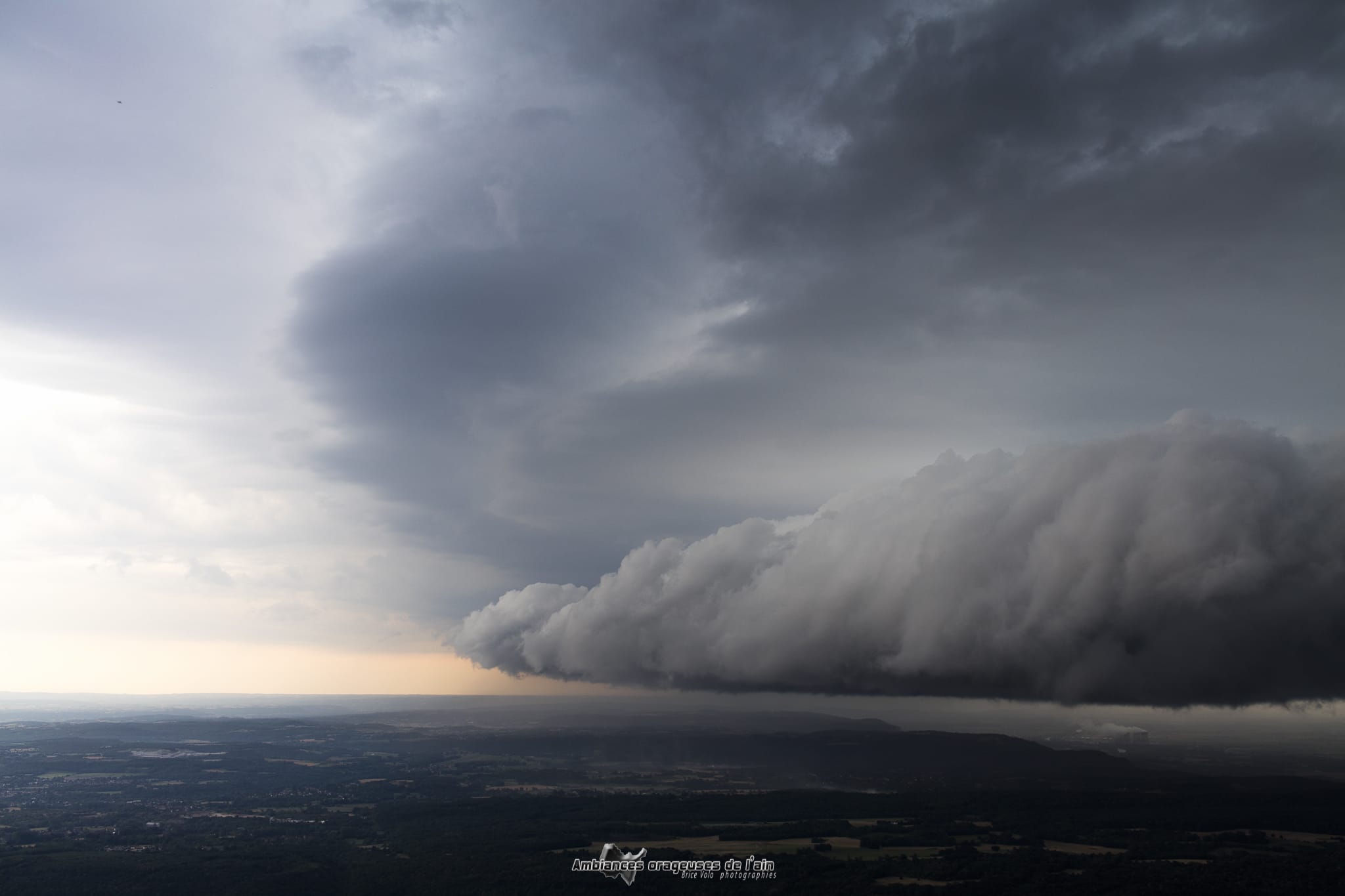 Arcus sur la plaine de l'Ain - 20/07/2018 16:16 - brice volo