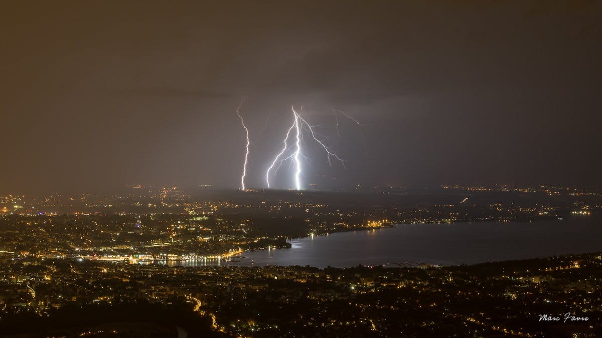 Orage sur la région de Geneve le 20 juin 2019 en fin de nuit. - 20/06/2019 05:00 - Marc FAVRE