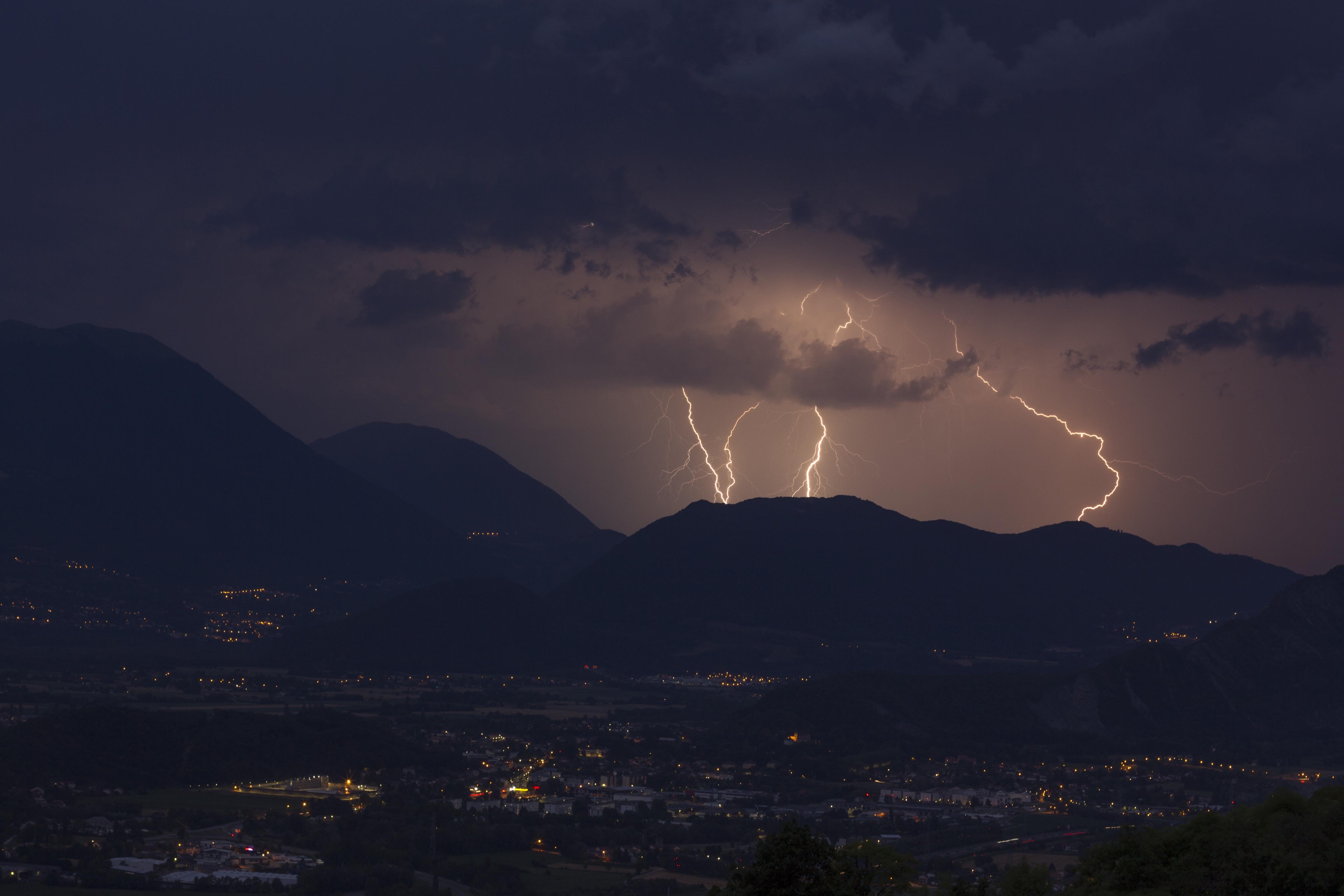 orage au sud de Grenoble dans le trieves avec d'énorme rafale de vents - 21/07/2020 22:00 - frederic sanchis