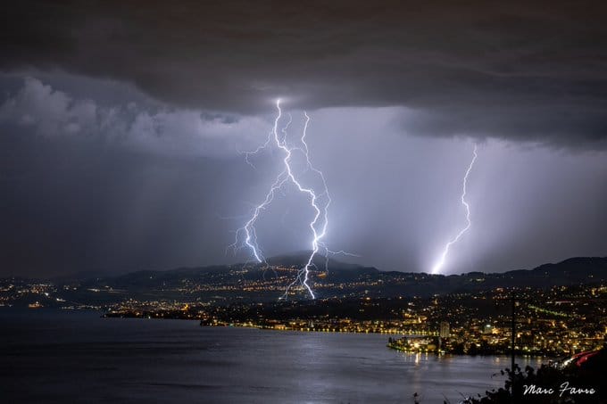 Foudre sur les rives du Léman, tombant sur Vevey. - 21/07/2020 23:00 - Marc FAVRE