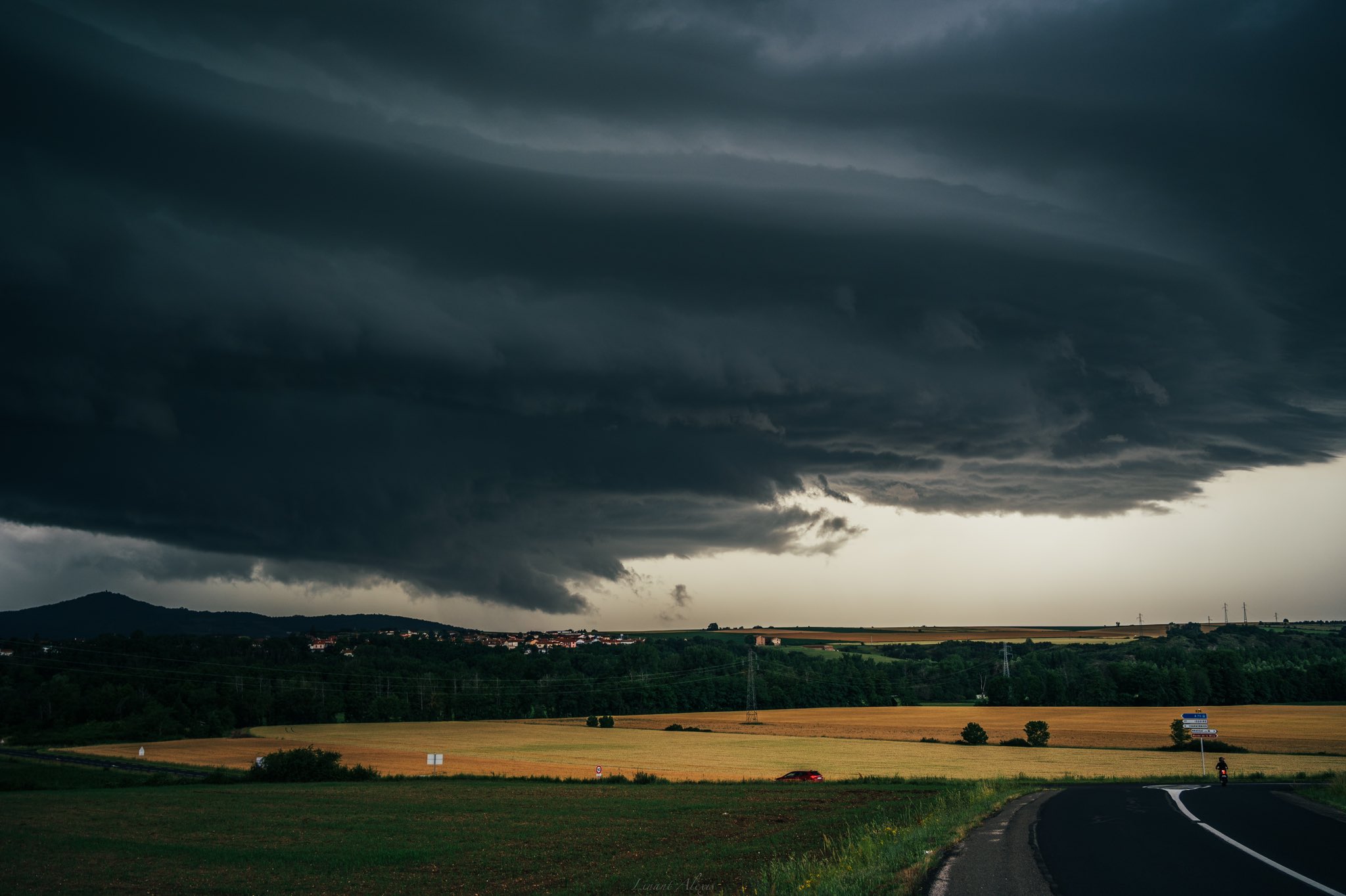 Supercellule d’Issoire (63).
Un monstre visuellement. - 21/06/2023 20:00 - Alexis LINANT