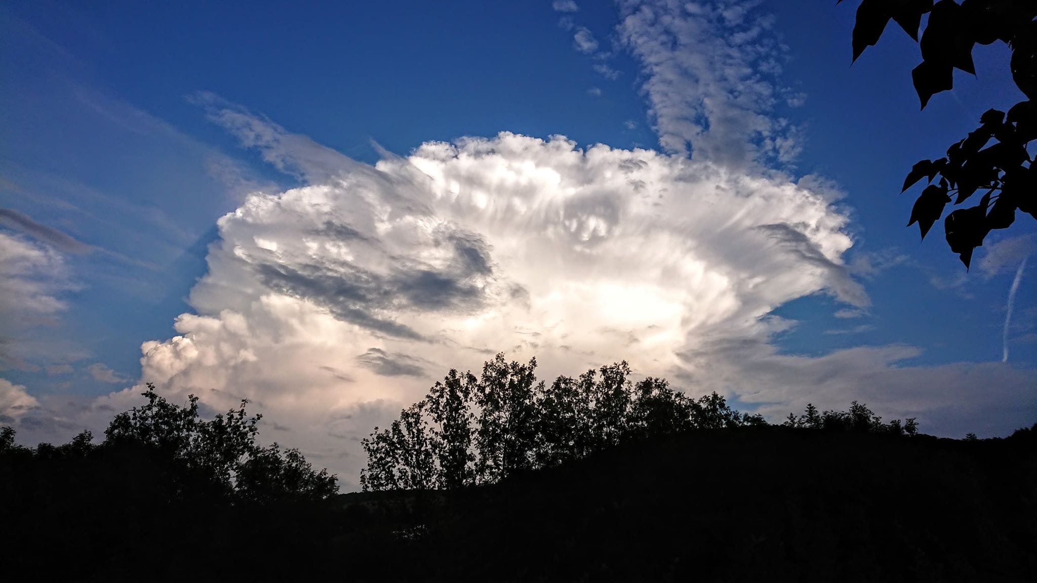 Enclume capturée depuis Vaugneray au sud-ouest de Lyon. - 22/08/2018 17:00 - Emilie Roy