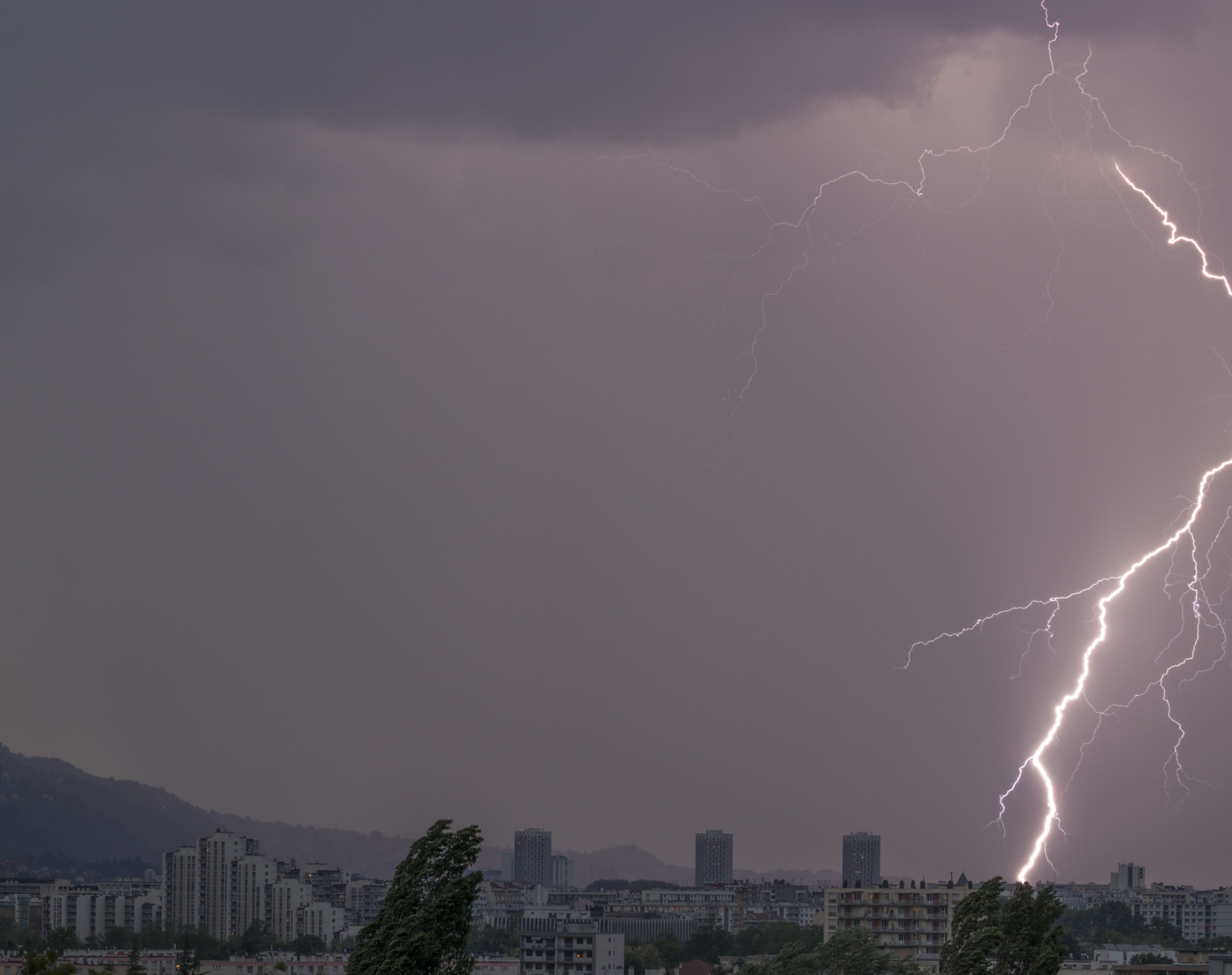 Orage ayant sévi sur Grenoble le 25 avril - 25/04/2020 19:00 - frederic sanchis