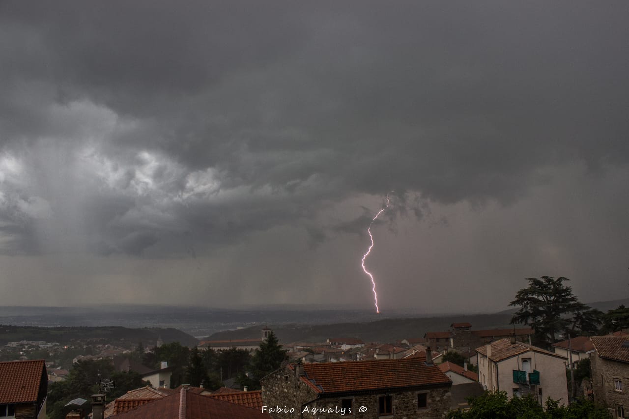 Foudre vallée du Rhône, depuis Pélussin (42). - 27/05/2018 19:40 - Fabio Aqualys