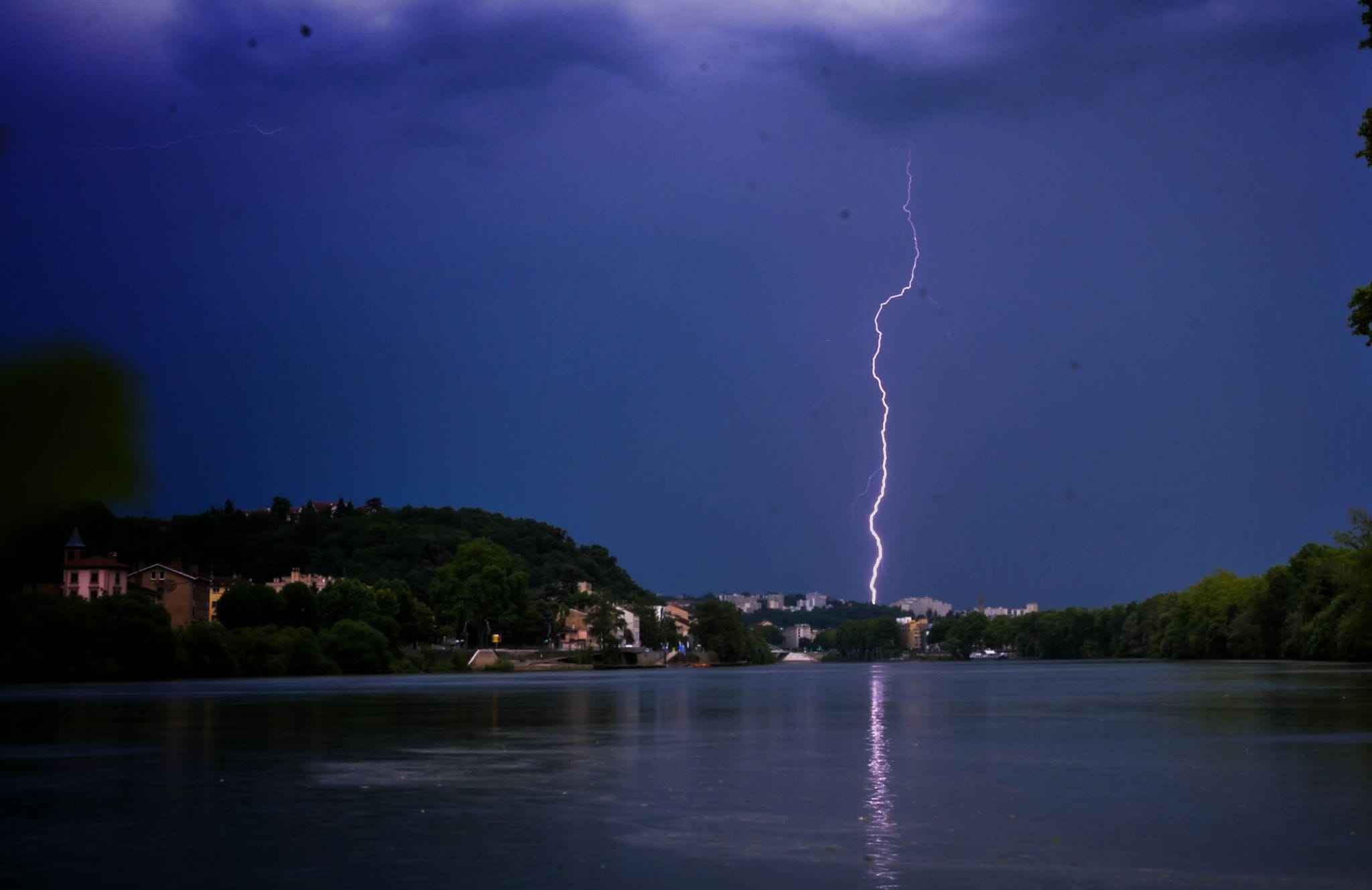 Orage ce soir sur Lyon, vu depuis les quais de Saône. - 27/05/2018 21:00 - Teddy Lonjean