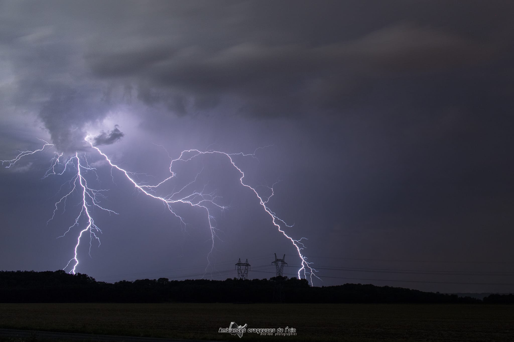 orage sur le departement de l'ain - 28/07/2018 03:50 - brice volo