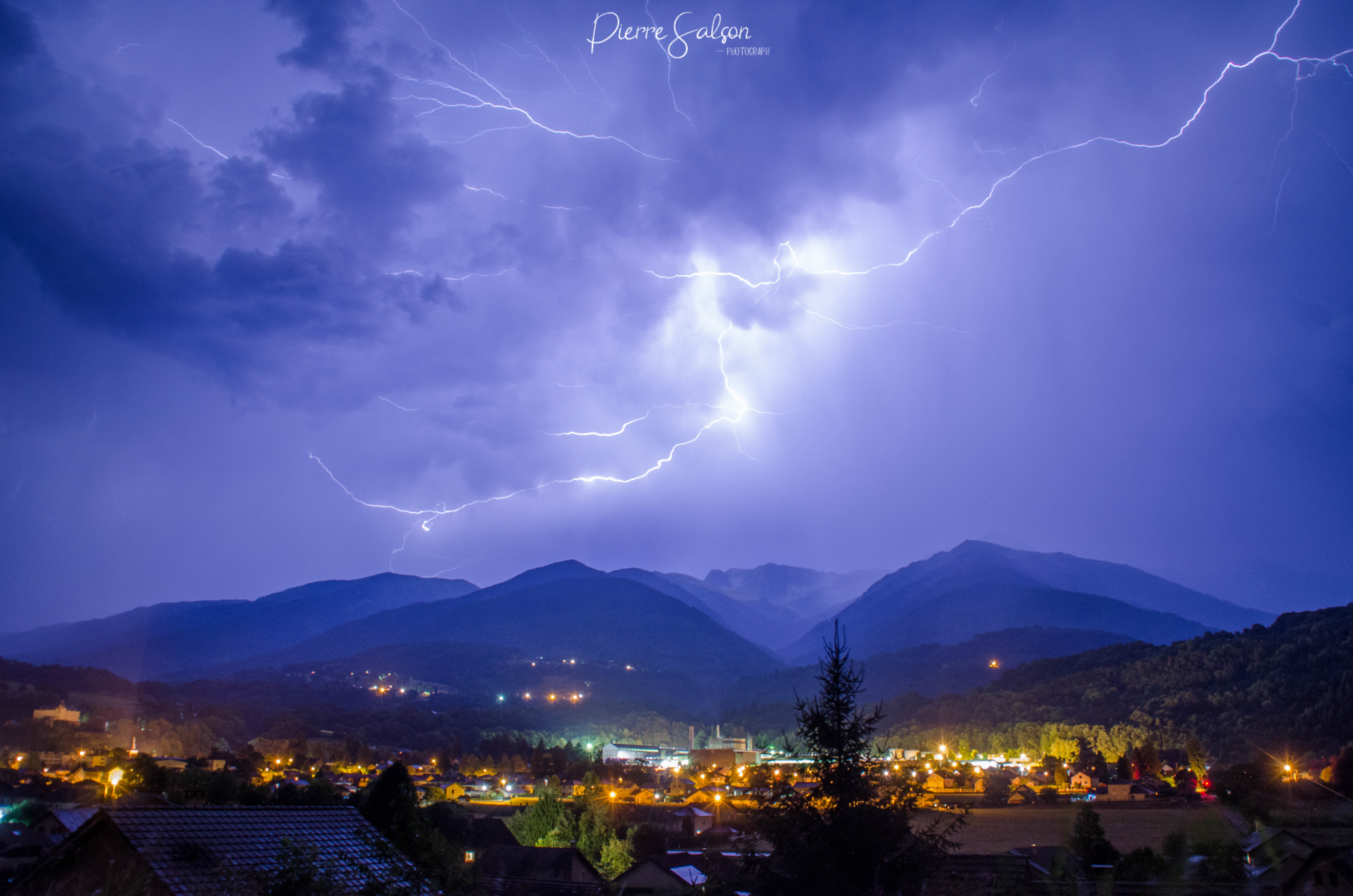 Bel orage sur le massif de Belledonne - 30/07/2020 22:31 - Pierre SALSON