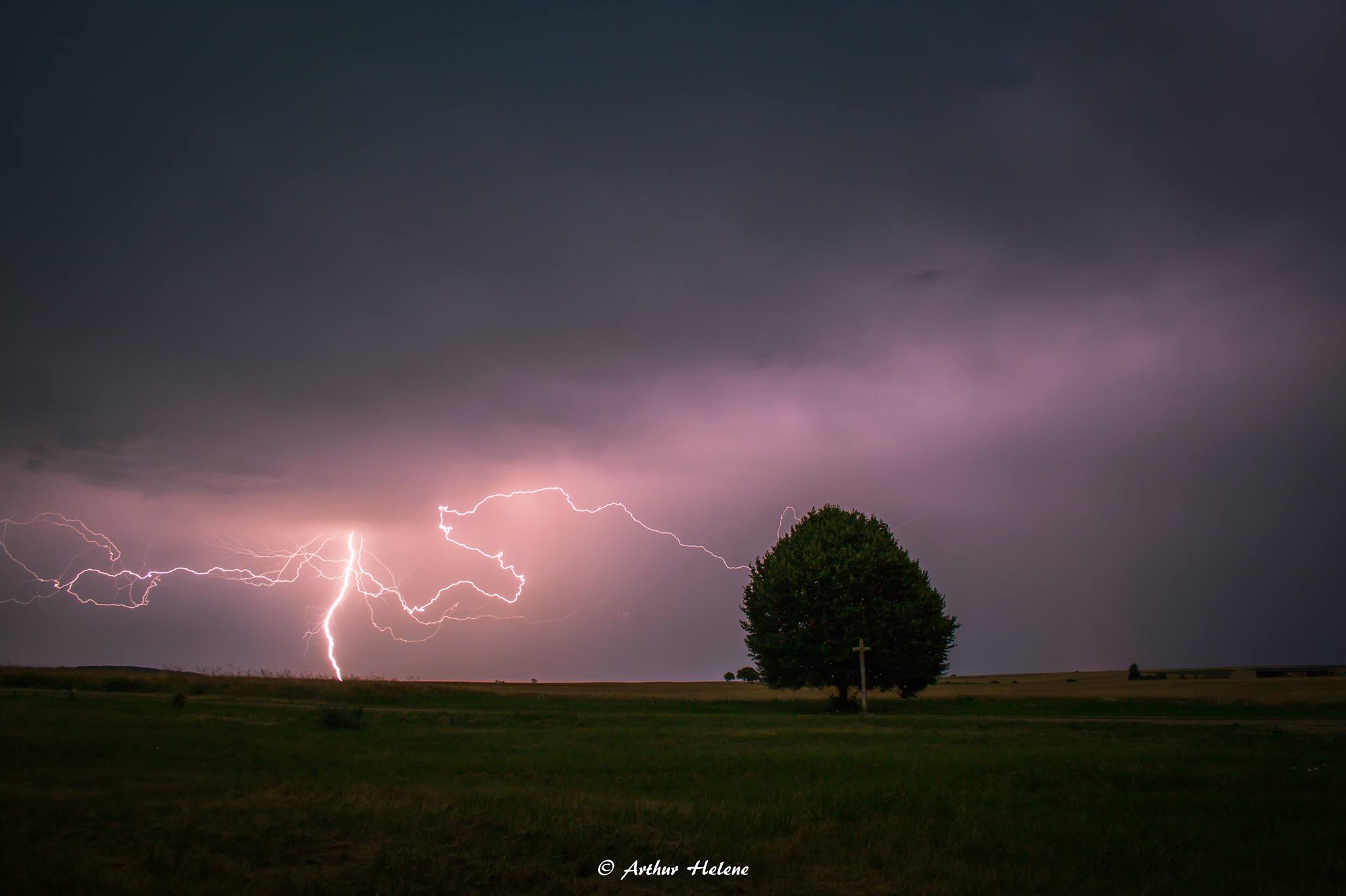 Orage dans le nord de la Nièvre. - 08/07/2017 23:00 - Arthur HELENE