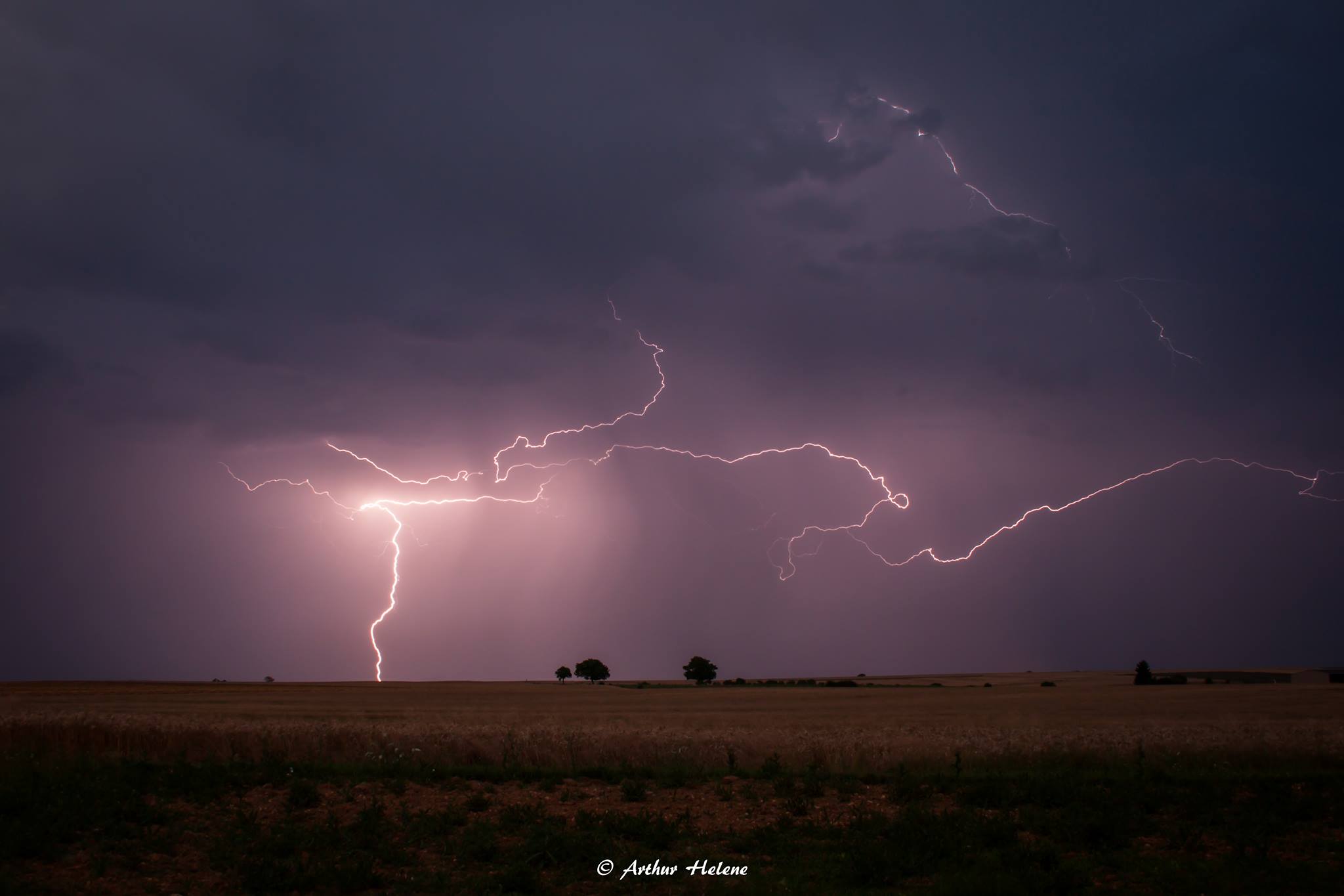 Orage dans le nord de la Nièvre. - 08/07/2017 23:00 - Arthur HELENE