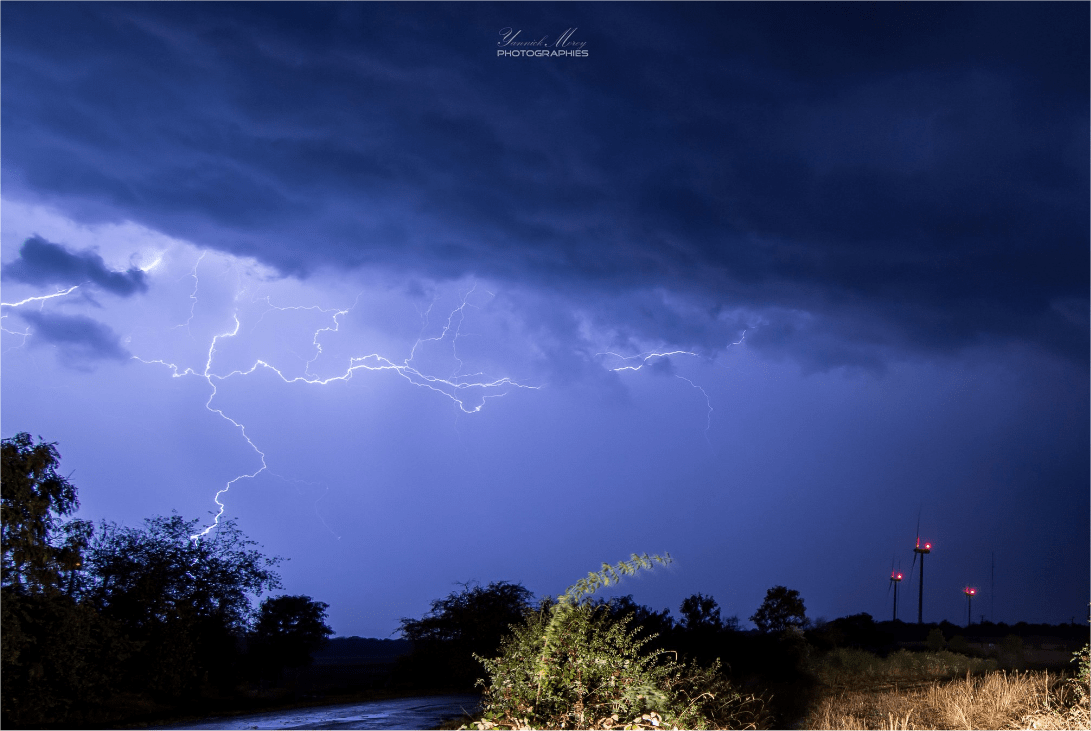 Orages en Saône-et-Loire en soirée. - 15/09/2016 00:00 - Yannick MOREY