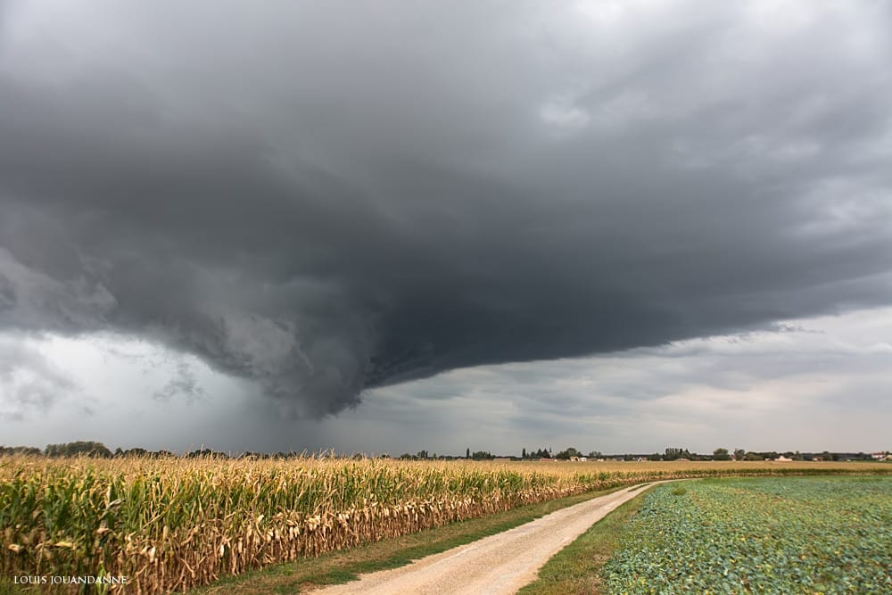 Structure supercellulaire circulant sur le Chalonnais en cours d'après-midi. - 30/08/2017 14:42 - Louis JOUANDANNE