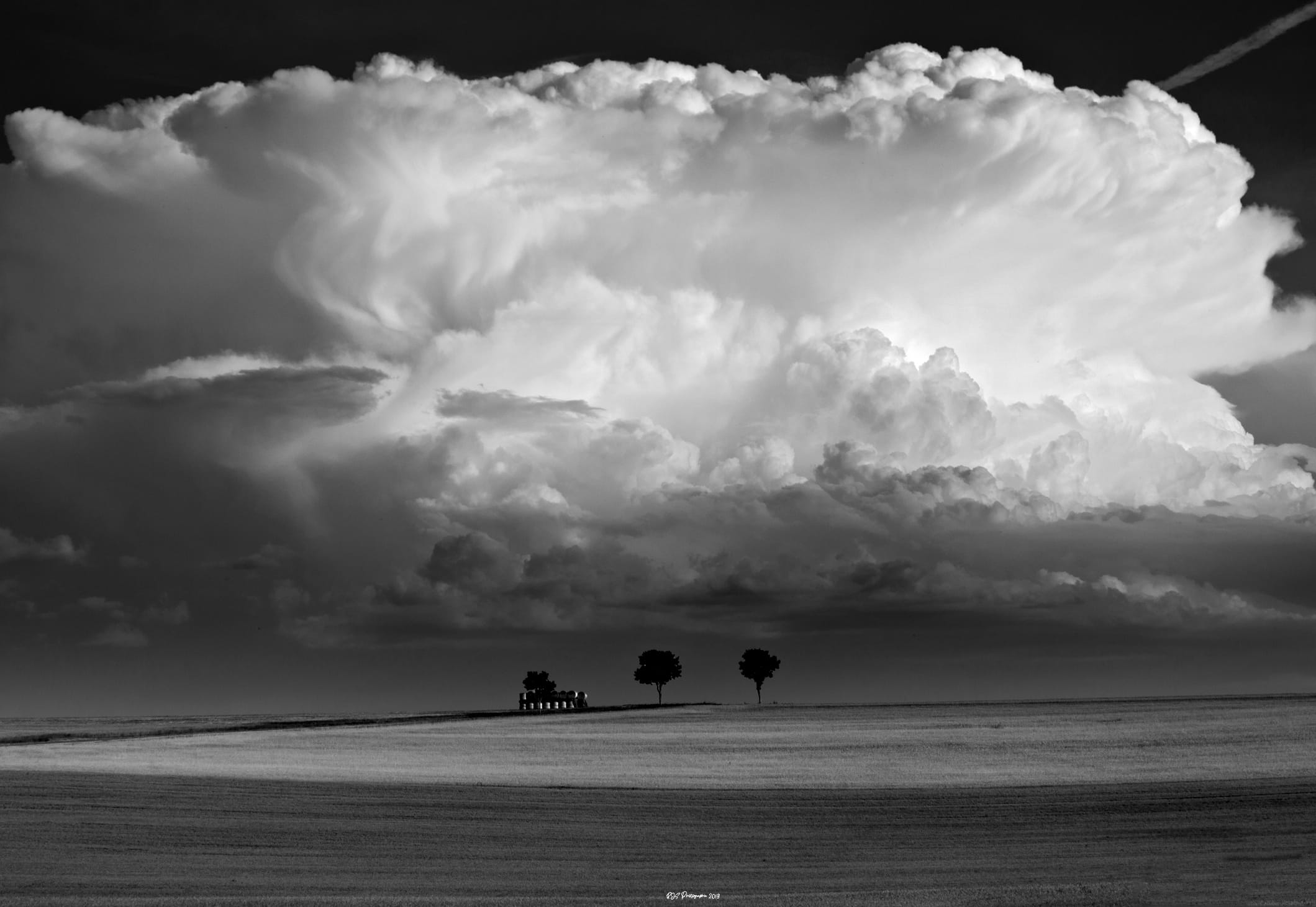 Orage du 4 juin arrivant vers Monbard aux alentours de 19h - 04/06/2019 19:00 - Jean Sébastien Roy