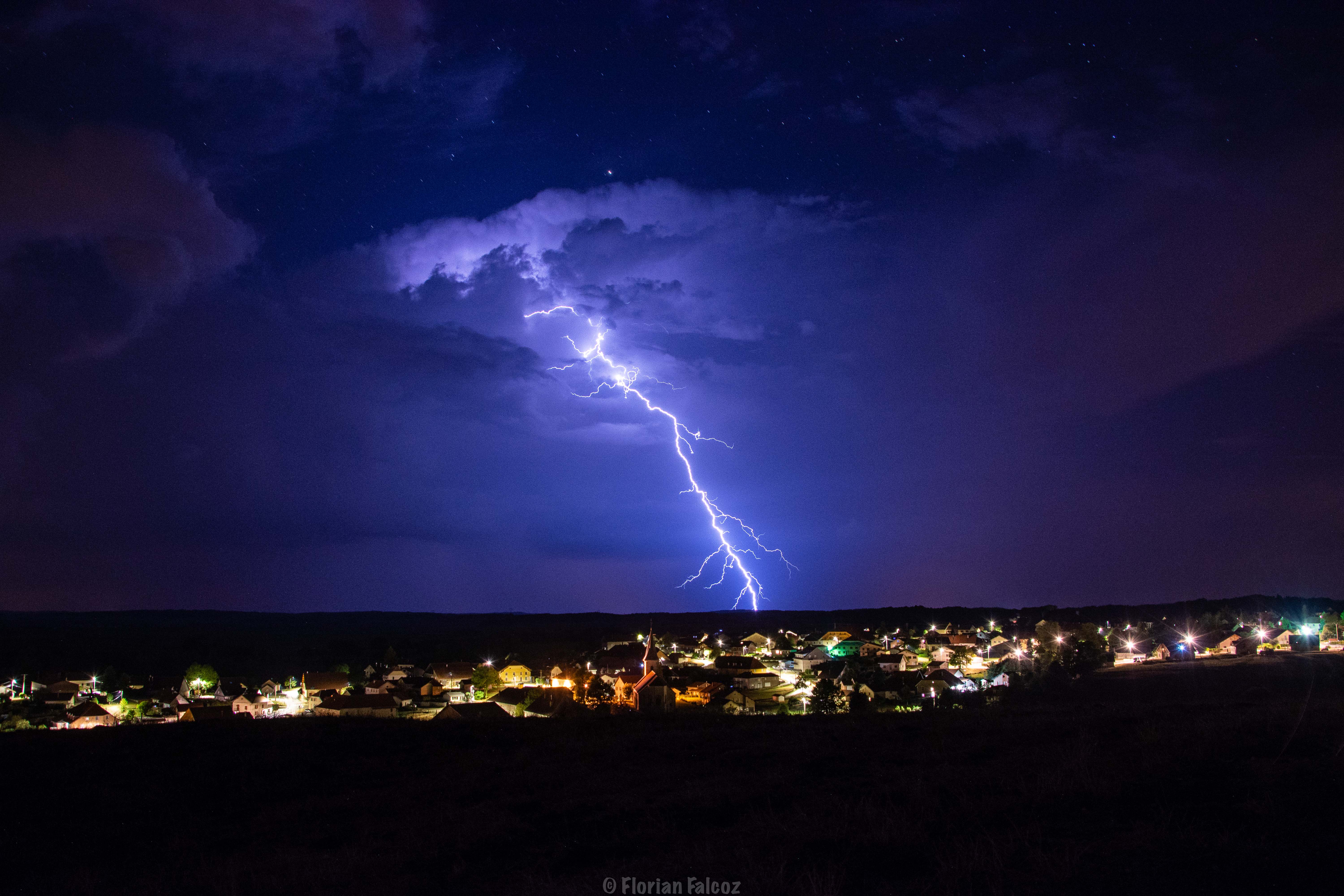 Extra-nuageux prise depuis Chaffois dans le Doubs - 08/08/2018 23:46 - Florian Falcoz