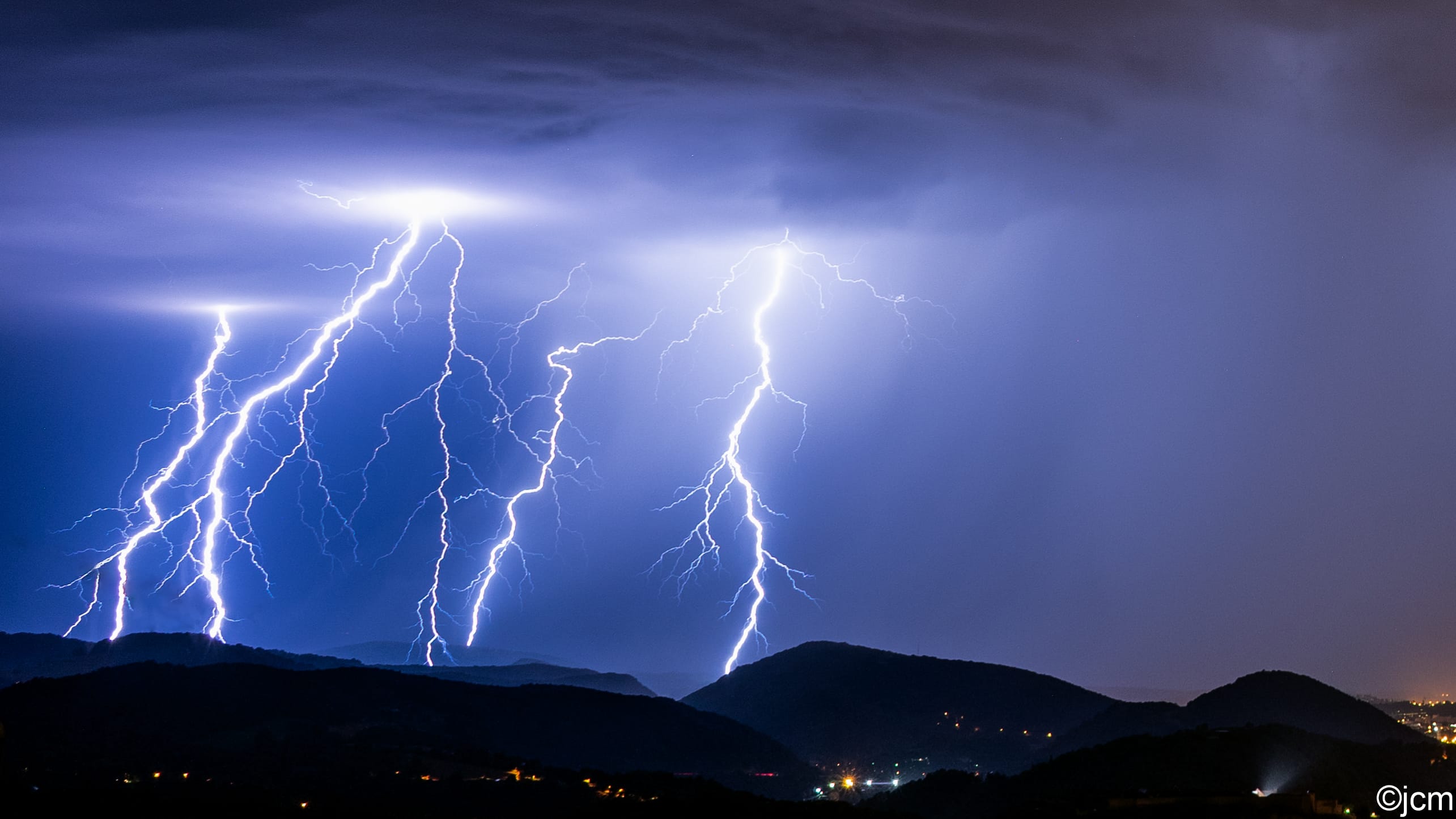 Quintuple ramifié sur les collines Bisontine (25) - 08/08/2018 01:10 - Jean christophe Minchilli