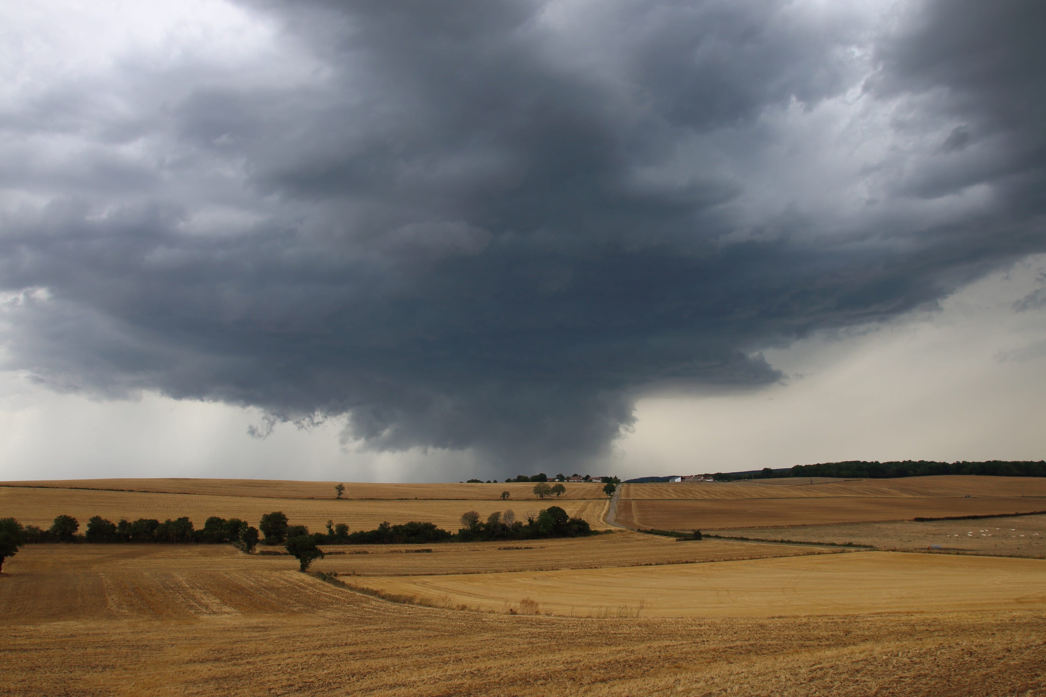 Nuage mur dans le département de la Nièvre - 09/08/2019 16:45 - Romain Bondoux
