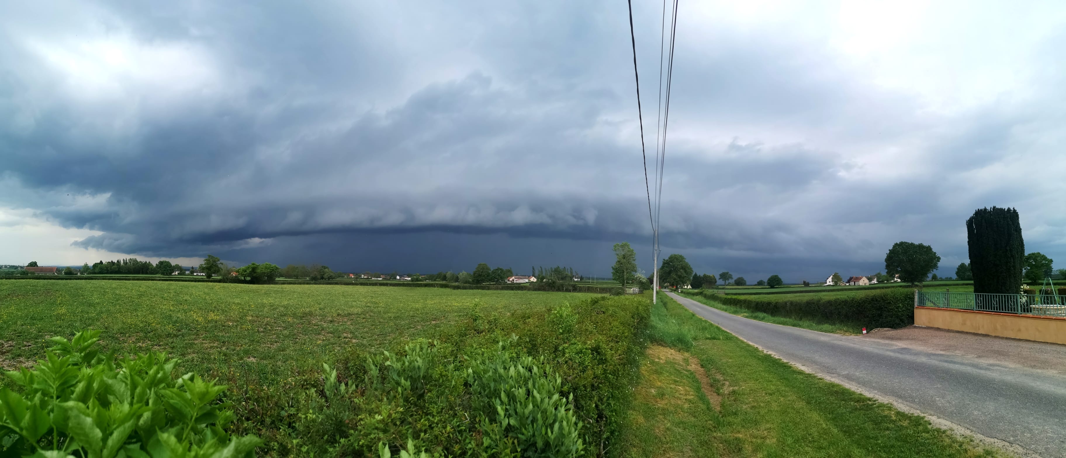 Arcus arrivant sur St Léger Les Paray 71 - 25/04/2020 17:00 - Matthieu Vial