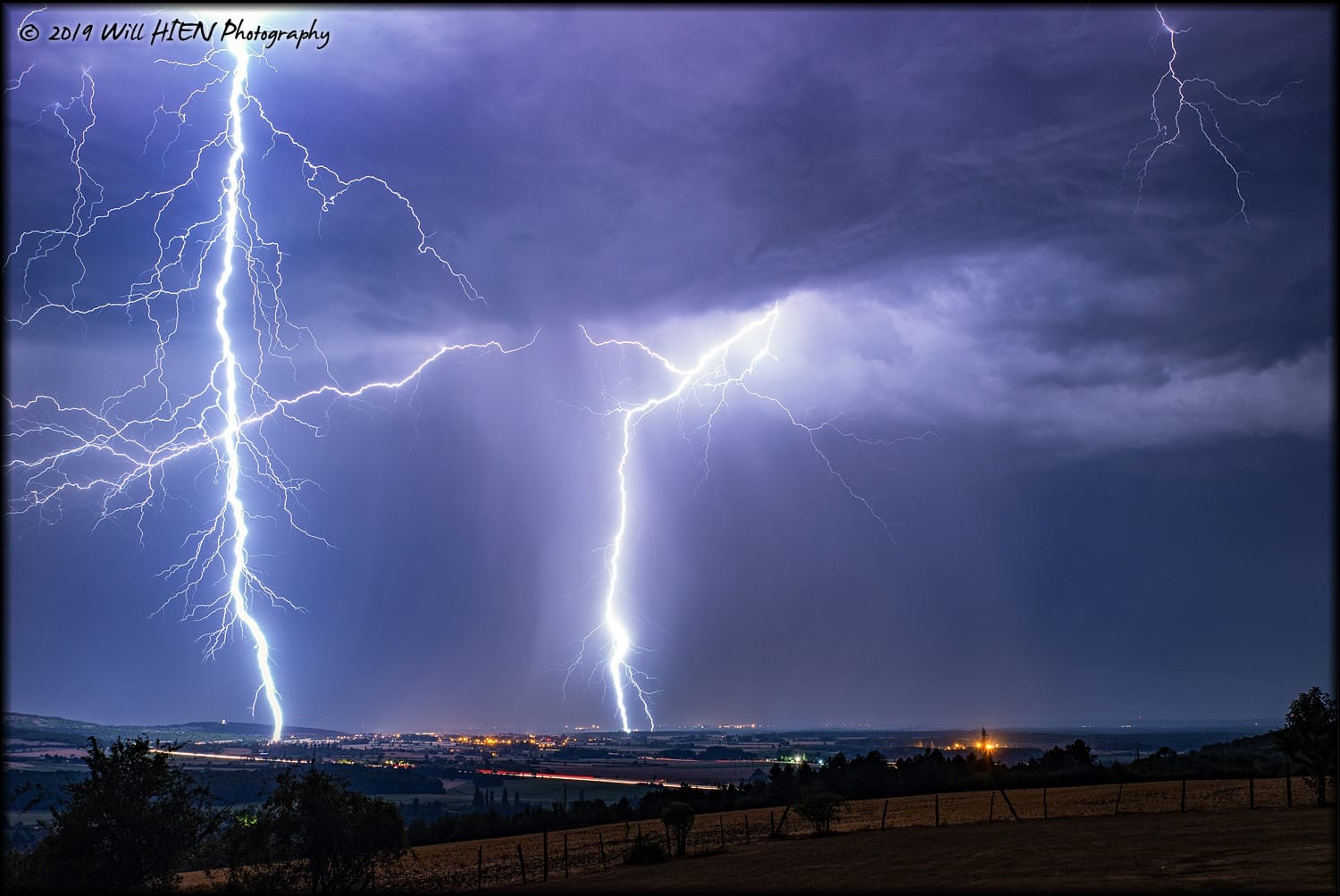 La Saône-et-Loire a été de nouveau frappée par plusieurs orages caniculaires dans la soirée du Jeudi 25 Juillet 2019. - 25/07/2019 22:00 - Will HIEN Photography