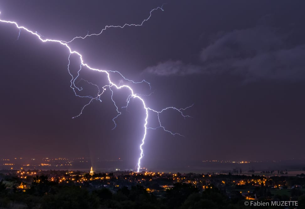 Nombreux ramifiés sous une cellule qui a pris naissance entre la Grosse et la Bresse au niveau de Chalon-sur-Saône - 26/07/2019 21:55 - FABIEN MUZETTE