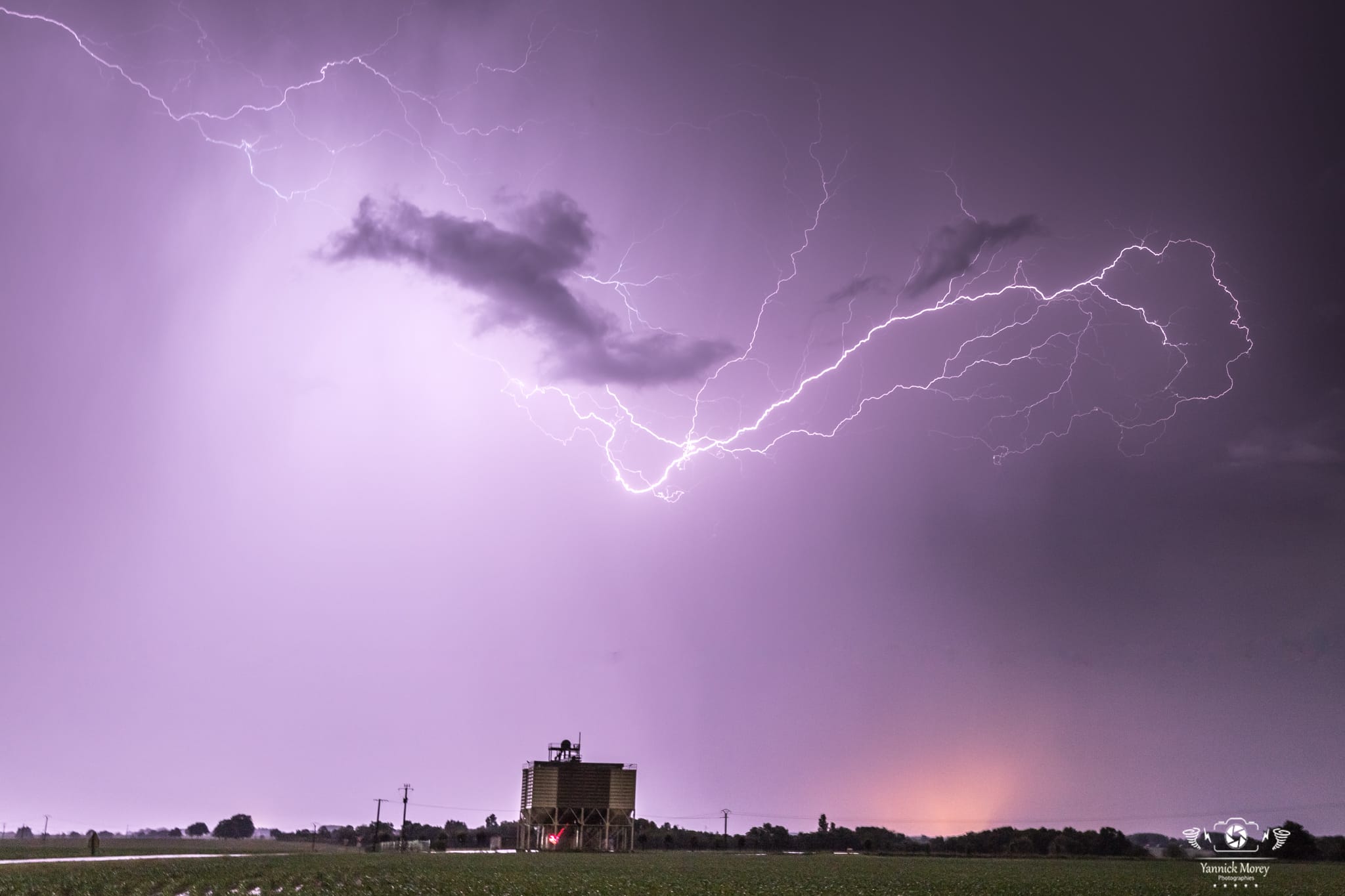 Ambiance orageuse nocturne , à Mervans. - 30/05/2018 00:15 - Yannick Morey
