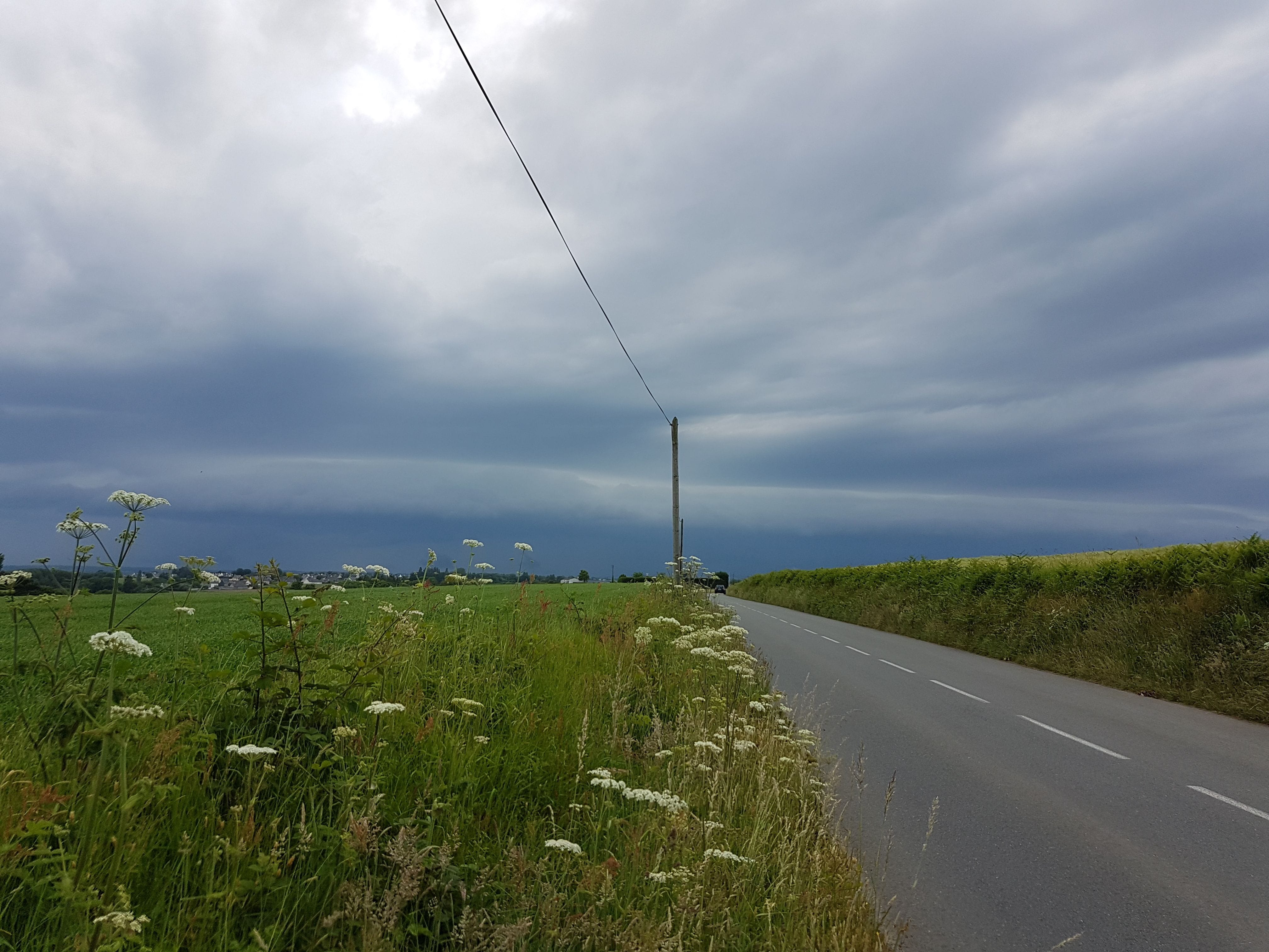 Arrivée d'un arcus sur Trémuson (22440 Côtes d'Armor) - 03/06/2018 18:01 - Stephane BARTEAU