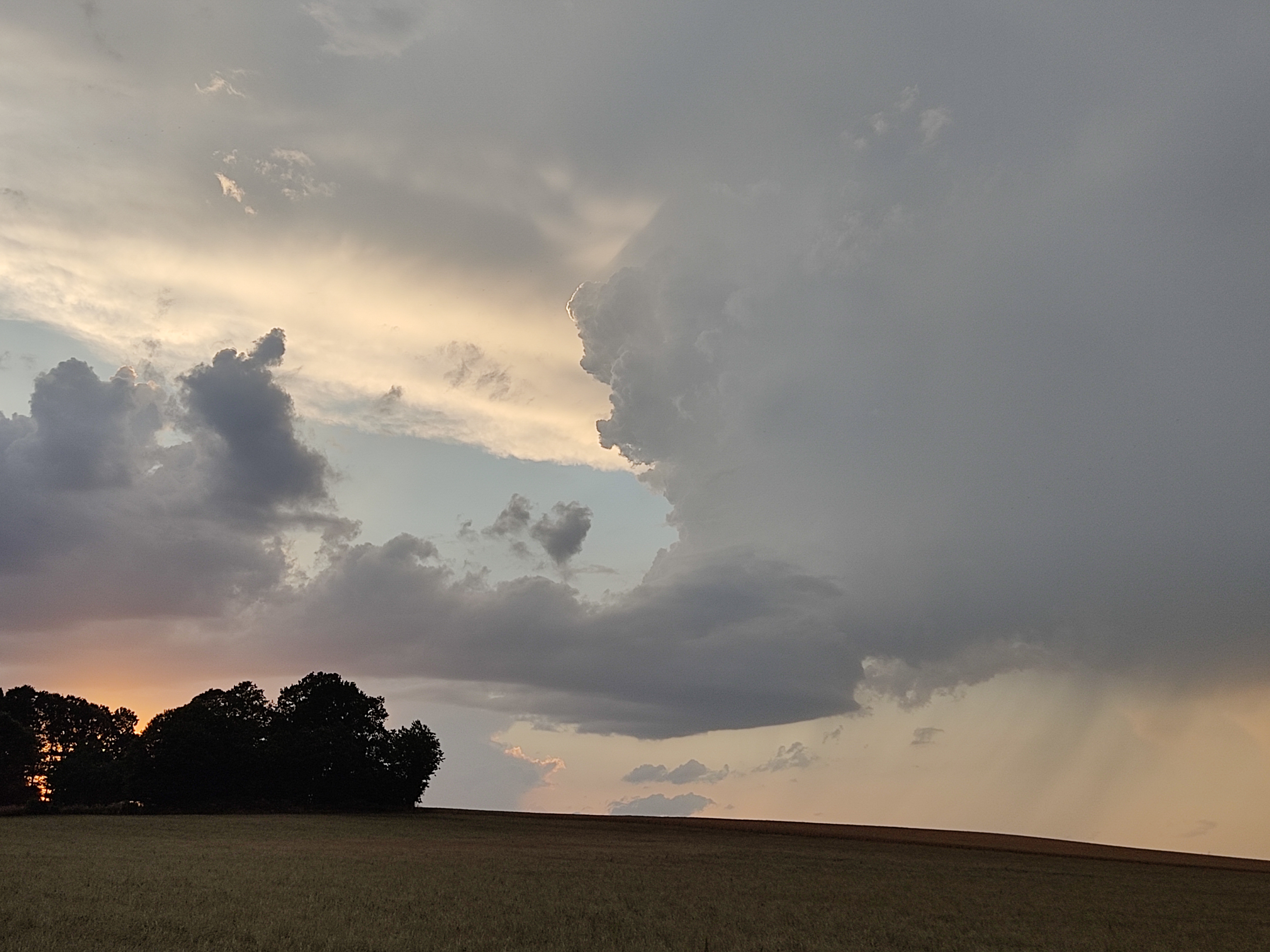 Orage aux environs de Ernée le 07.07.23 au soir. - 07/07/2023 21:30 - David Castelein