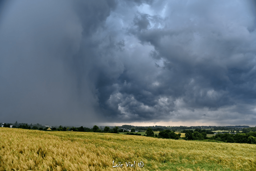 Orage dans la région de Bais (35) avec de gros cumuls de pluie. - 09/06/2018 14:00 - Loïc VIEL