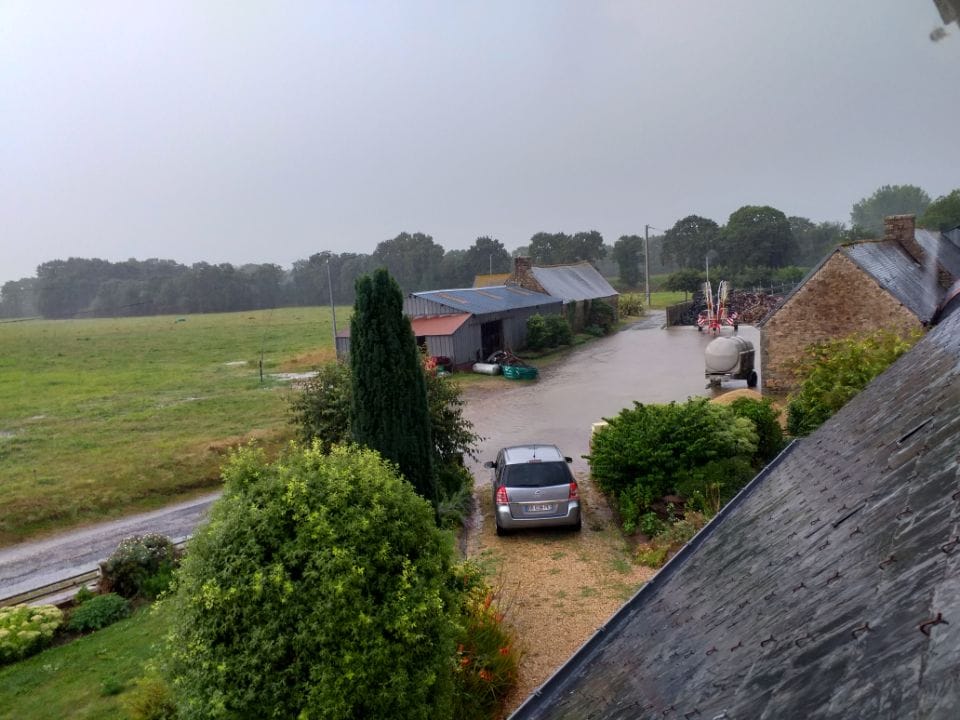 pluie d'orage 45 mm en 1 h - 12/08/2020 17:00 - Ronan Guernion