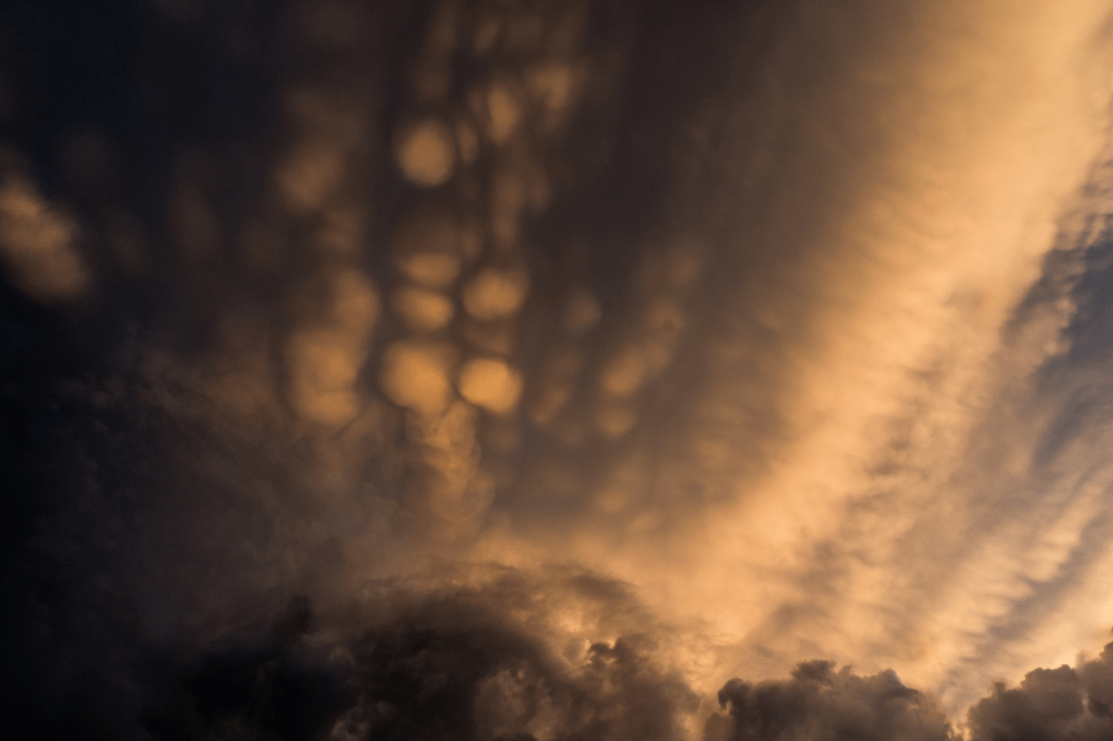 Ciel tourmenté avec mammatus à Lorient (56). - 13/09/2016 09:30 - Chris RUSSO