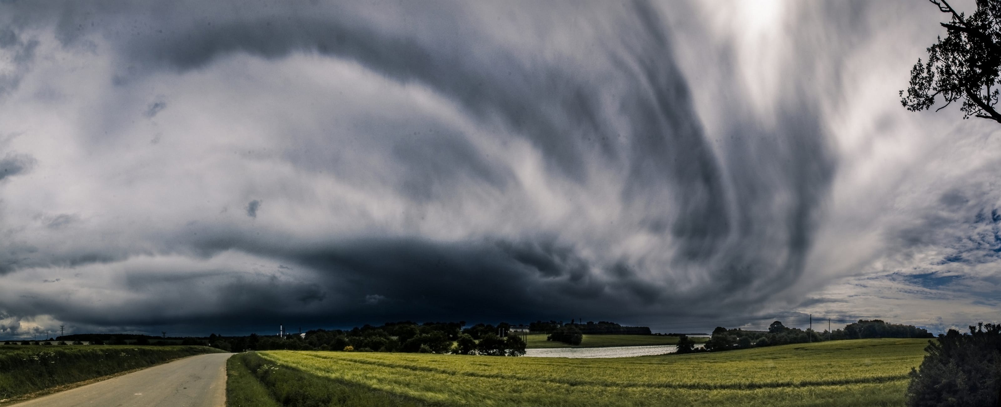 Ciel de traîne très actif. - 19/05/2017 16:24 - Chris RUSSO