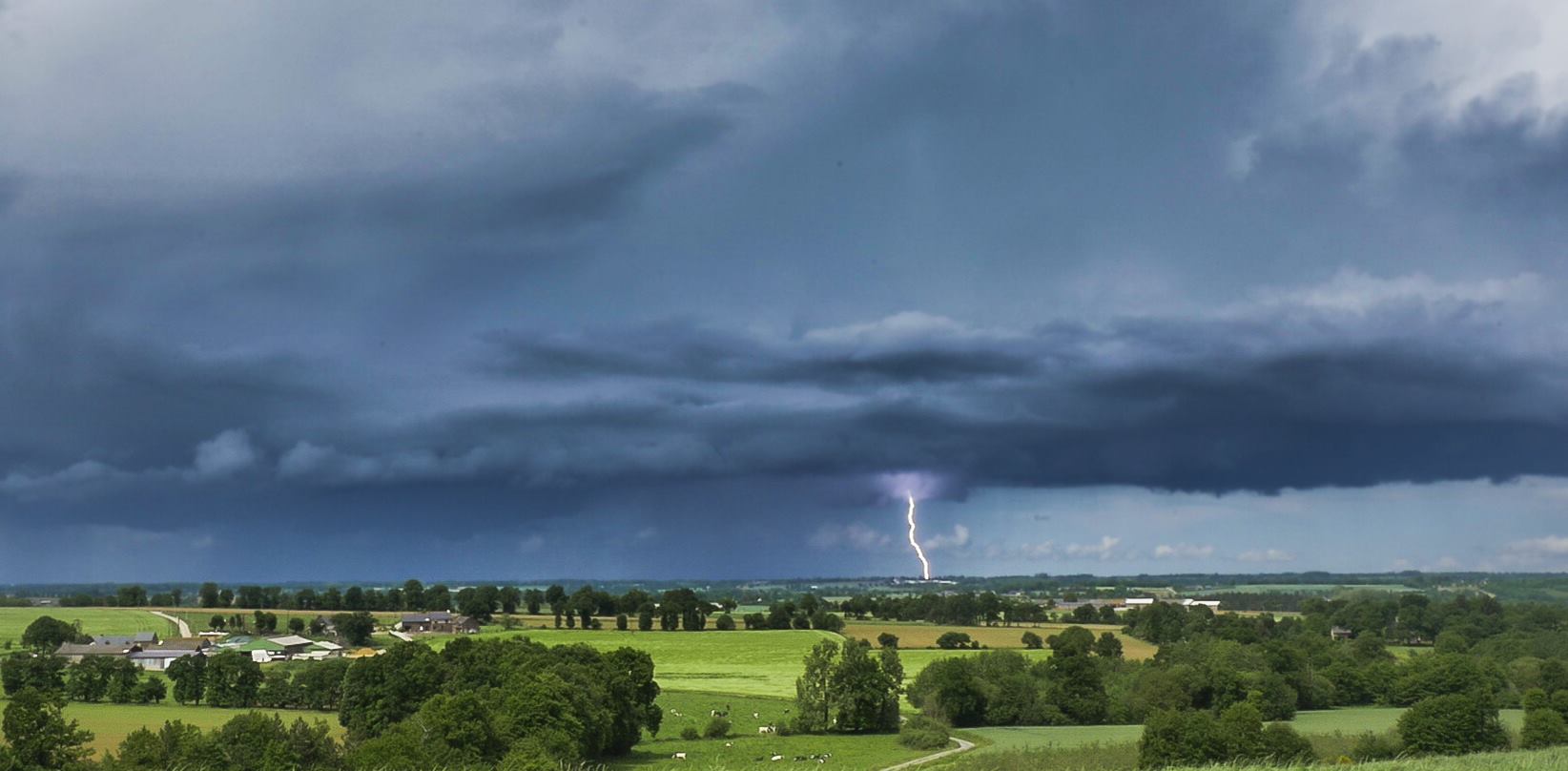 Orage au sud de Saint Brieuc - Bretagne - 19 mai 2017 vers 16h - 19/05/2017 16:00 - CHRIS RUSSO